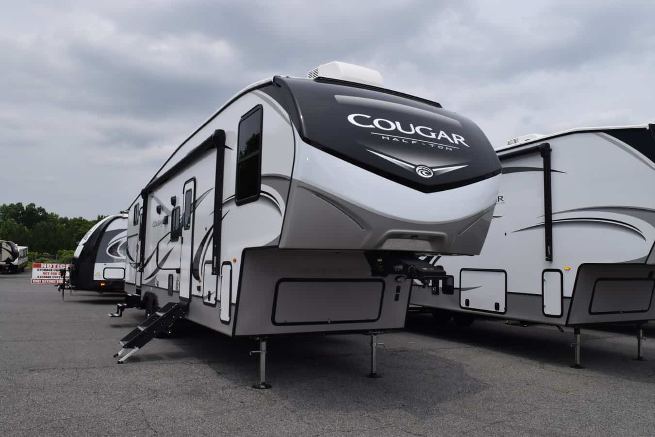 NEW 2022 Keystone COUGAR HALF-TON 32BHS