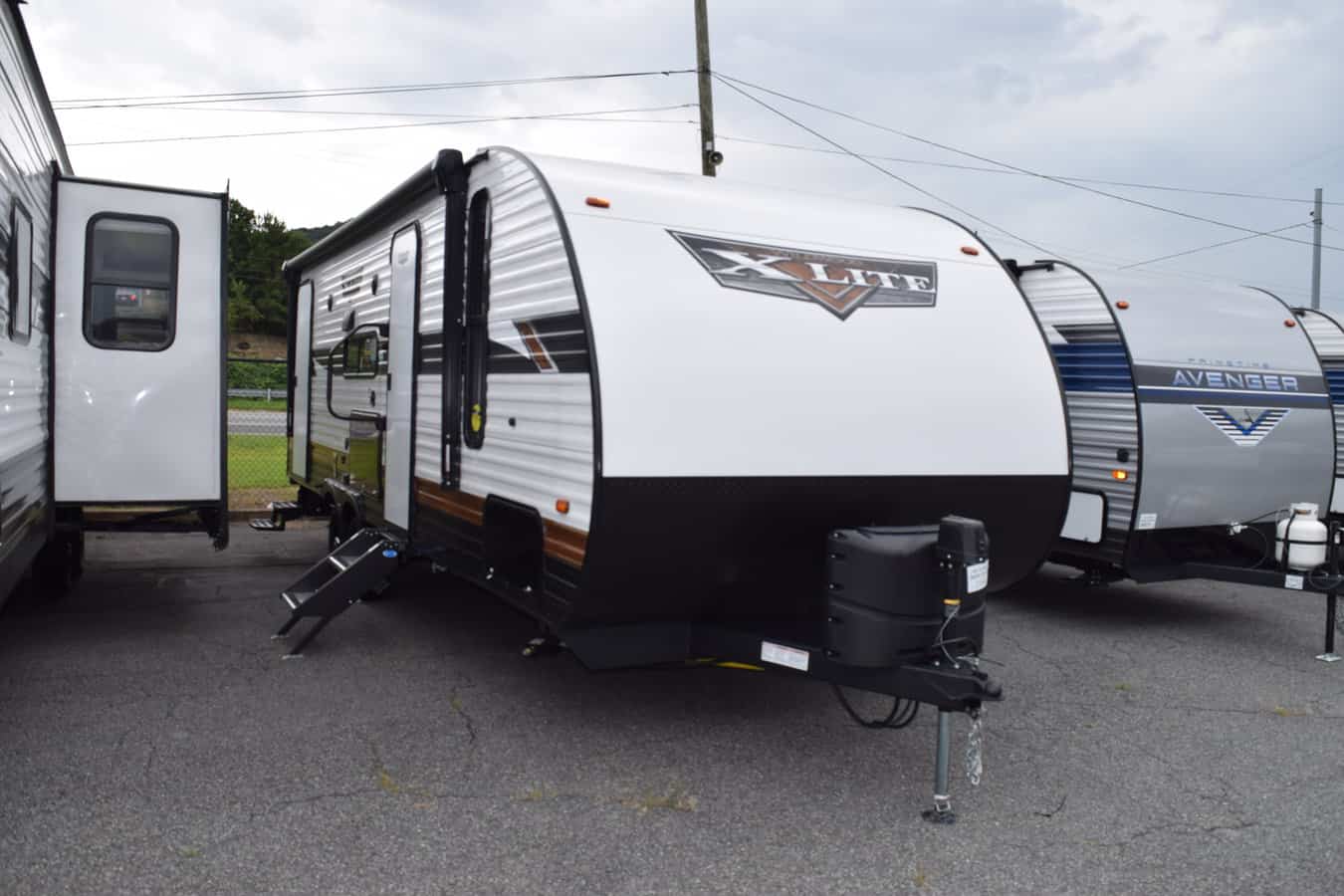 NEW 2023 Forest River WILDWOOD 240BHXL