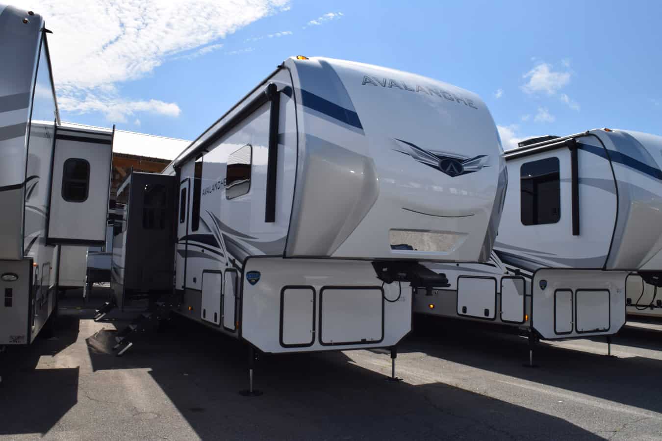 NEW 2023 Keystone AVALANCHE 378BH