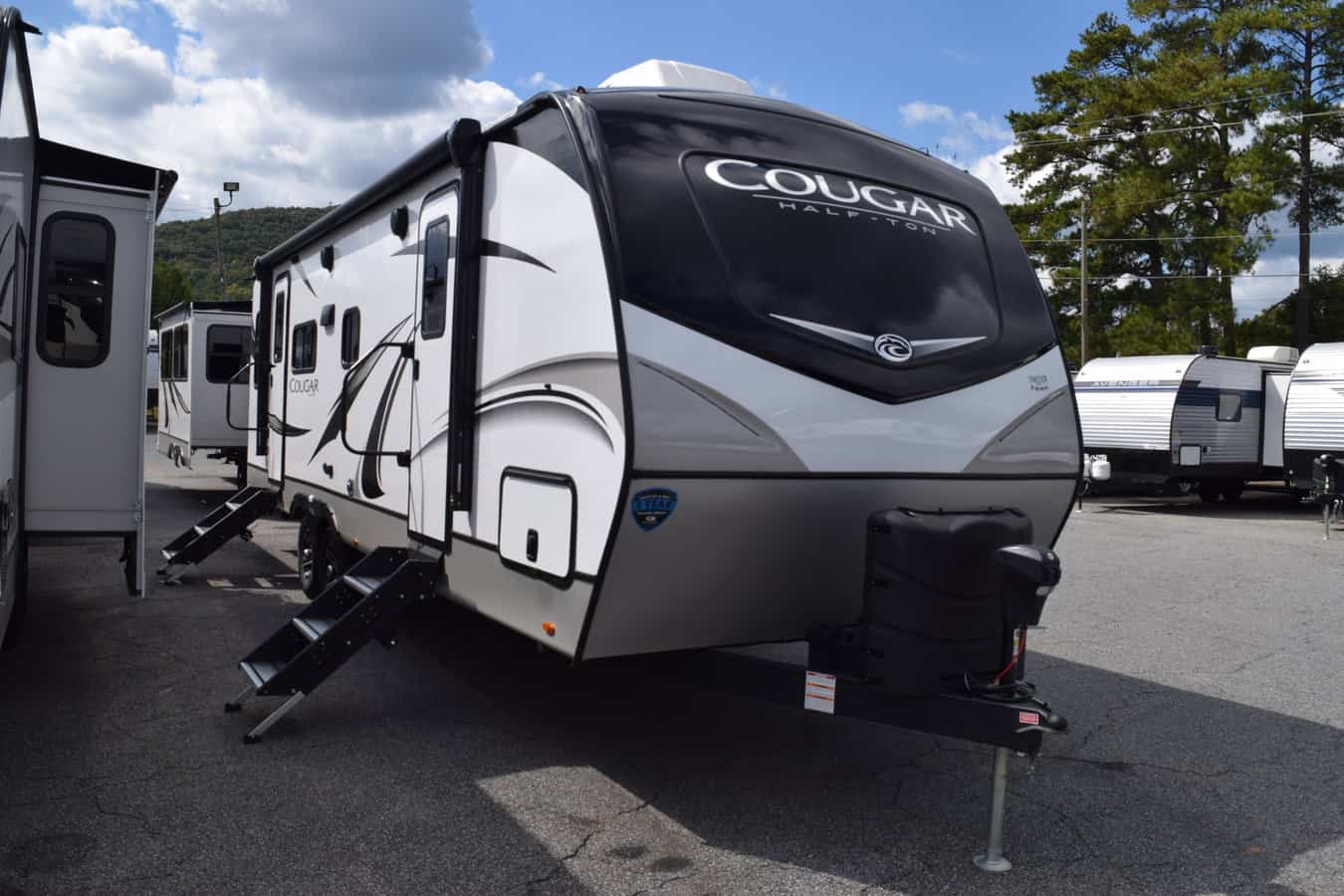 NEW 2023 Keystone COUGAR HALF-TON 25RDS