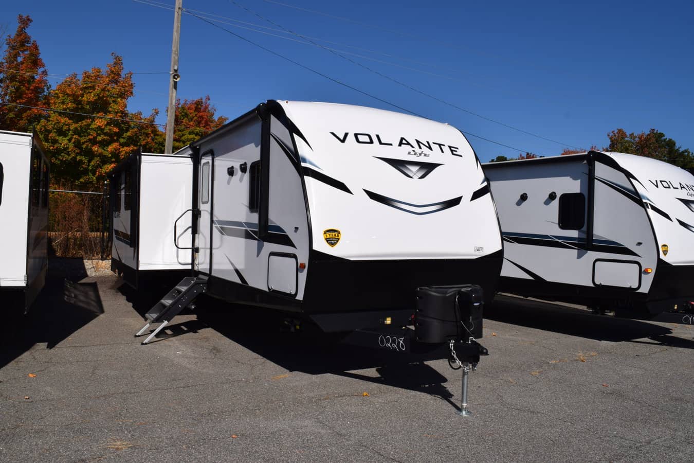 NEW 2023 Crossroads VOLANTE 33DB