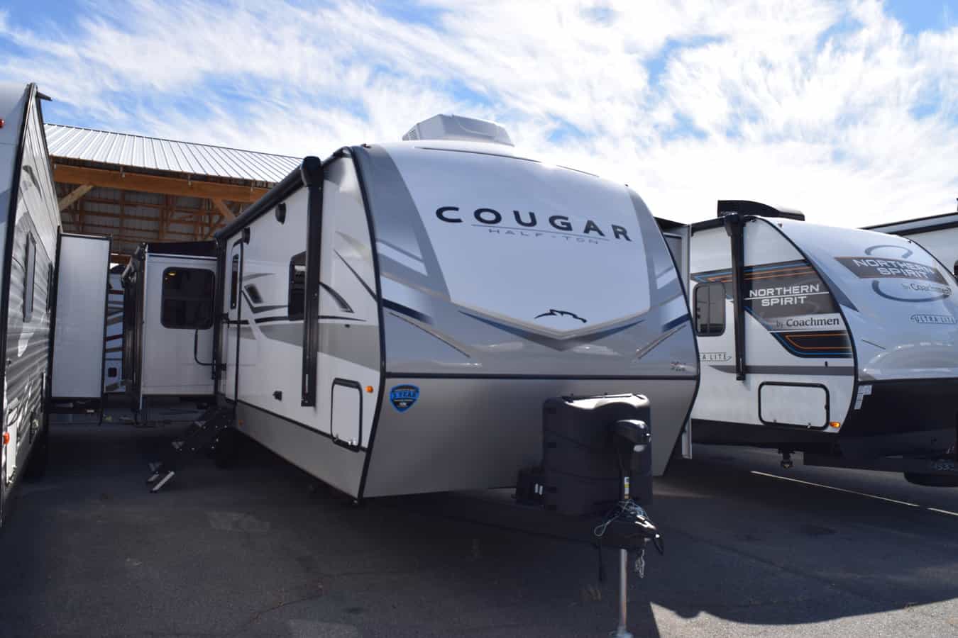 NEW 2023 Keystone COUGAR HALF-TON 33RLI