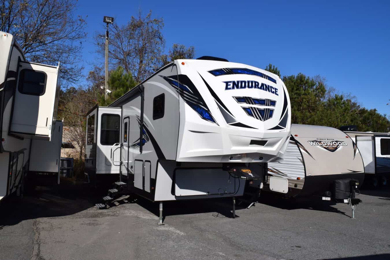 USED 2019 Dutchmen DUTCHMEN ENDURANCE 3556