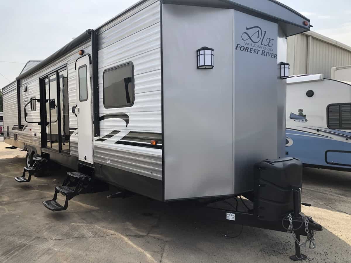 NEW 2019 Forest river Wildwood pt 4002Q