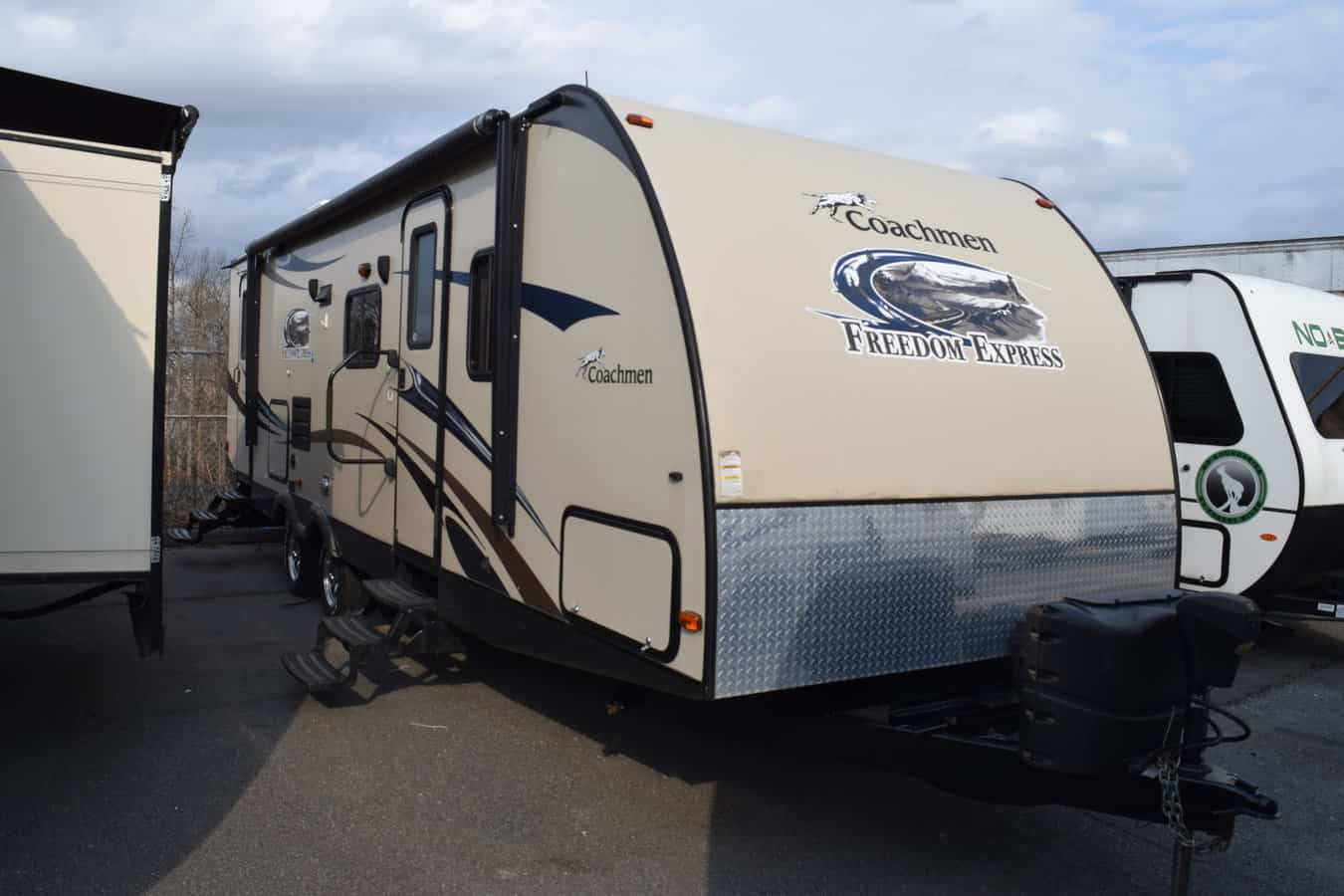 USED 2013 Coachmen COACHMEN 282BHDS FREEDOM EXPRESS