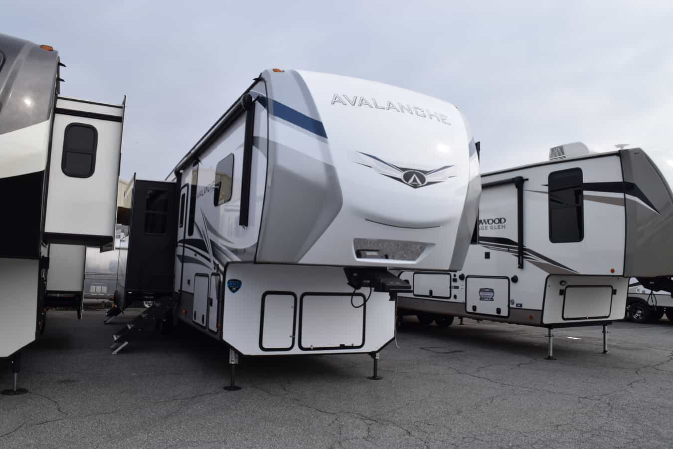 NEW 2023 Keystone AVALANCHE 378BH