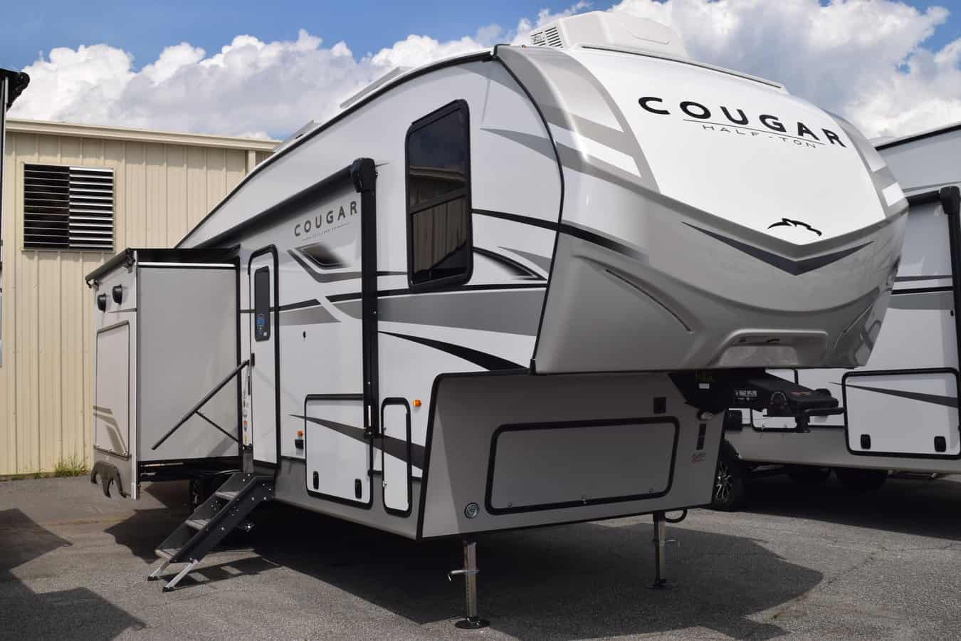 NEW 2024 Keystone COUGAR HALF-TON 29RKS