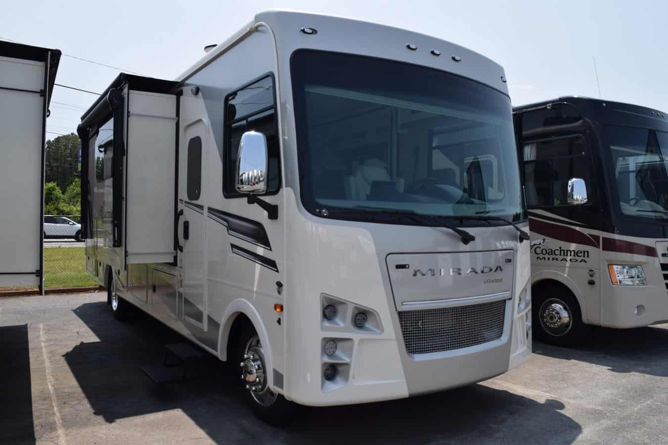 NEW 2023 Coachmen MIRADA 315 KS