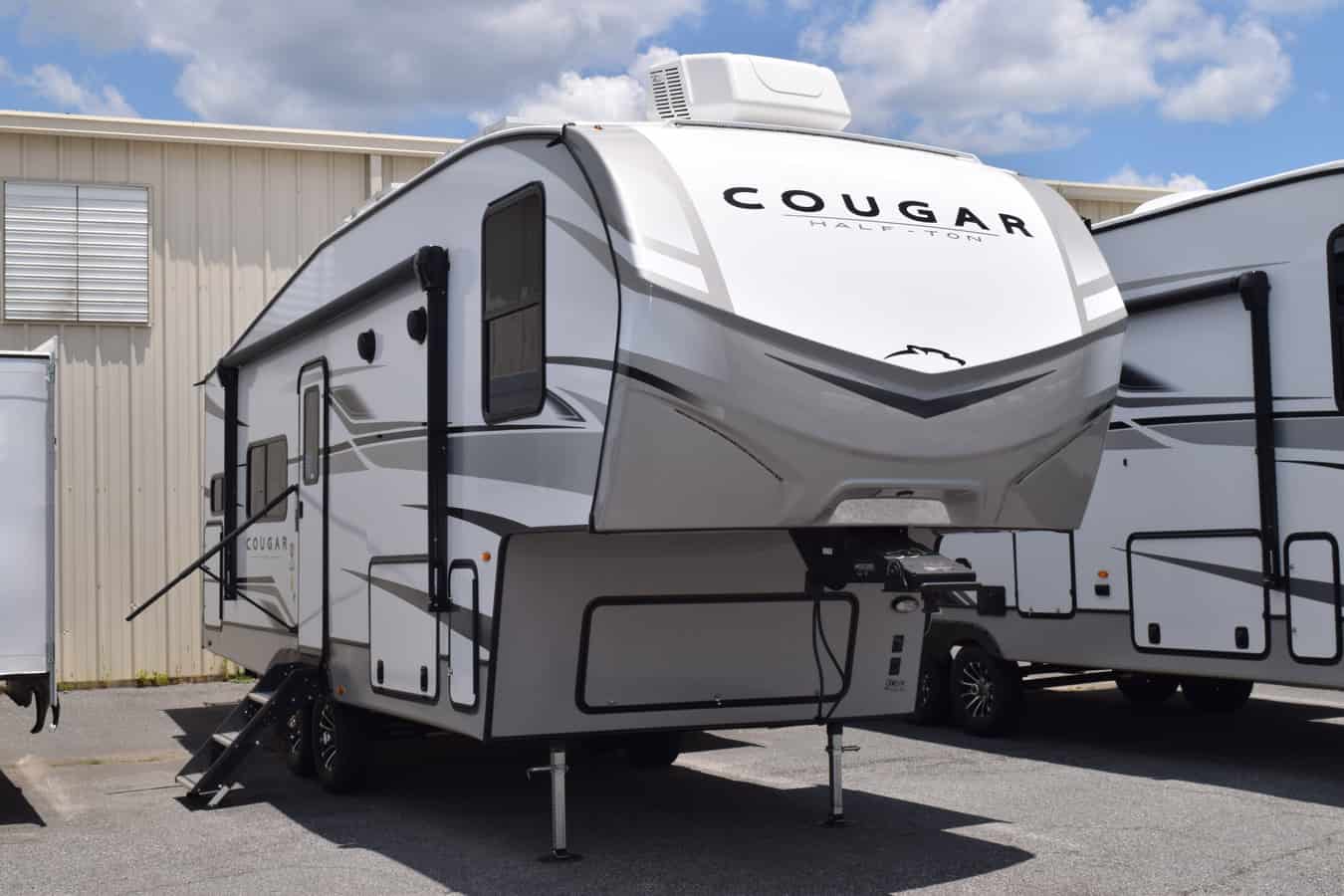 NEW 2023 Keystone COUGAR HALF-TON 23MLE