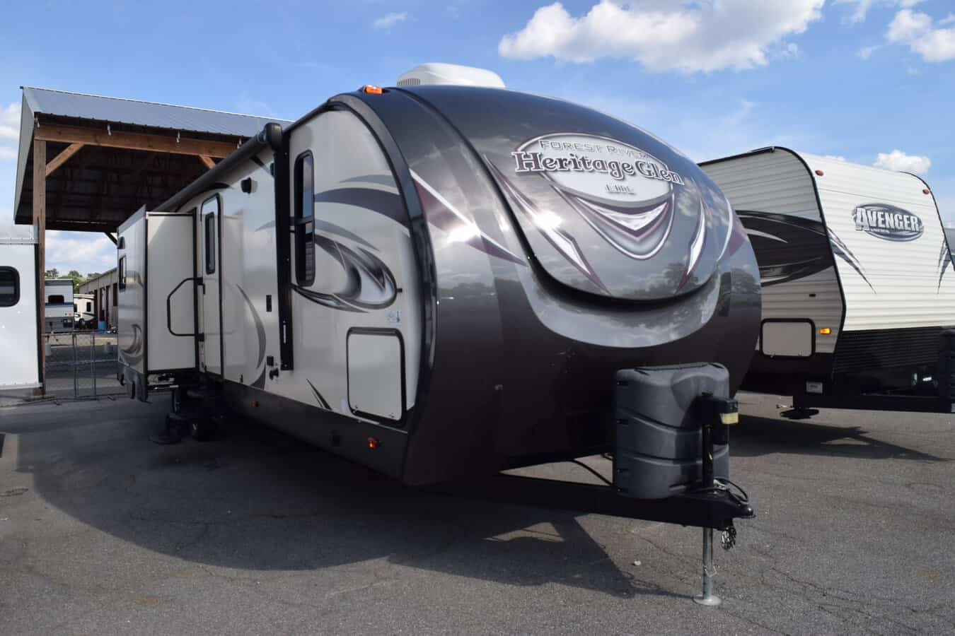USED 2017 Forest River HERITAGE GLEN 300BH