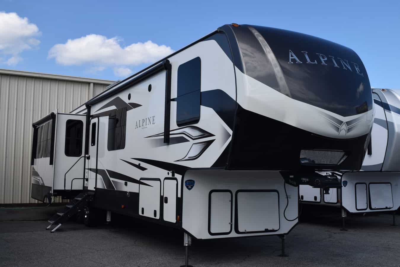 NEW 2023 Keystone ALPINE 3720MD