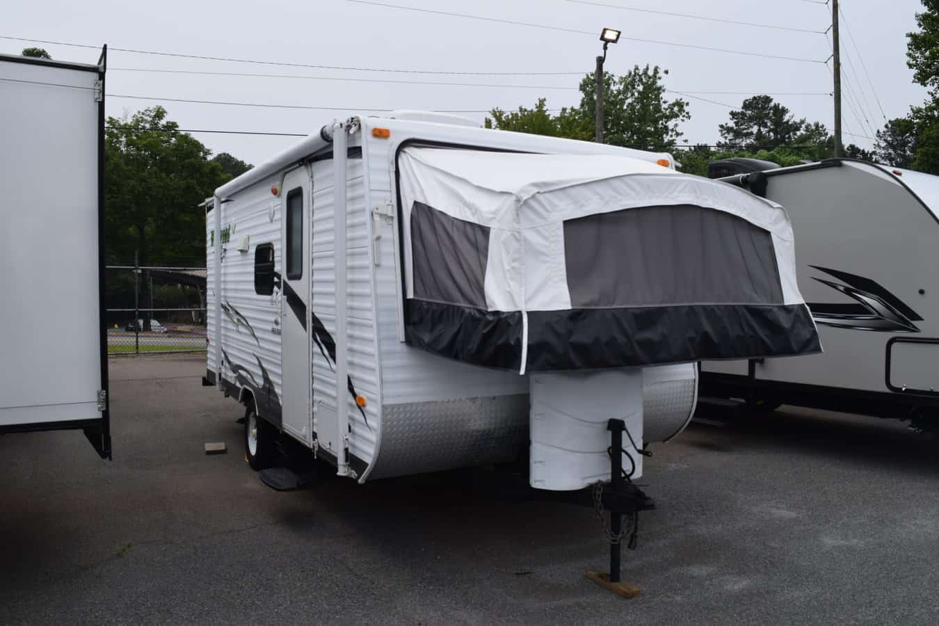 USED 2011 Forest River WILDWOOD 17EXL
