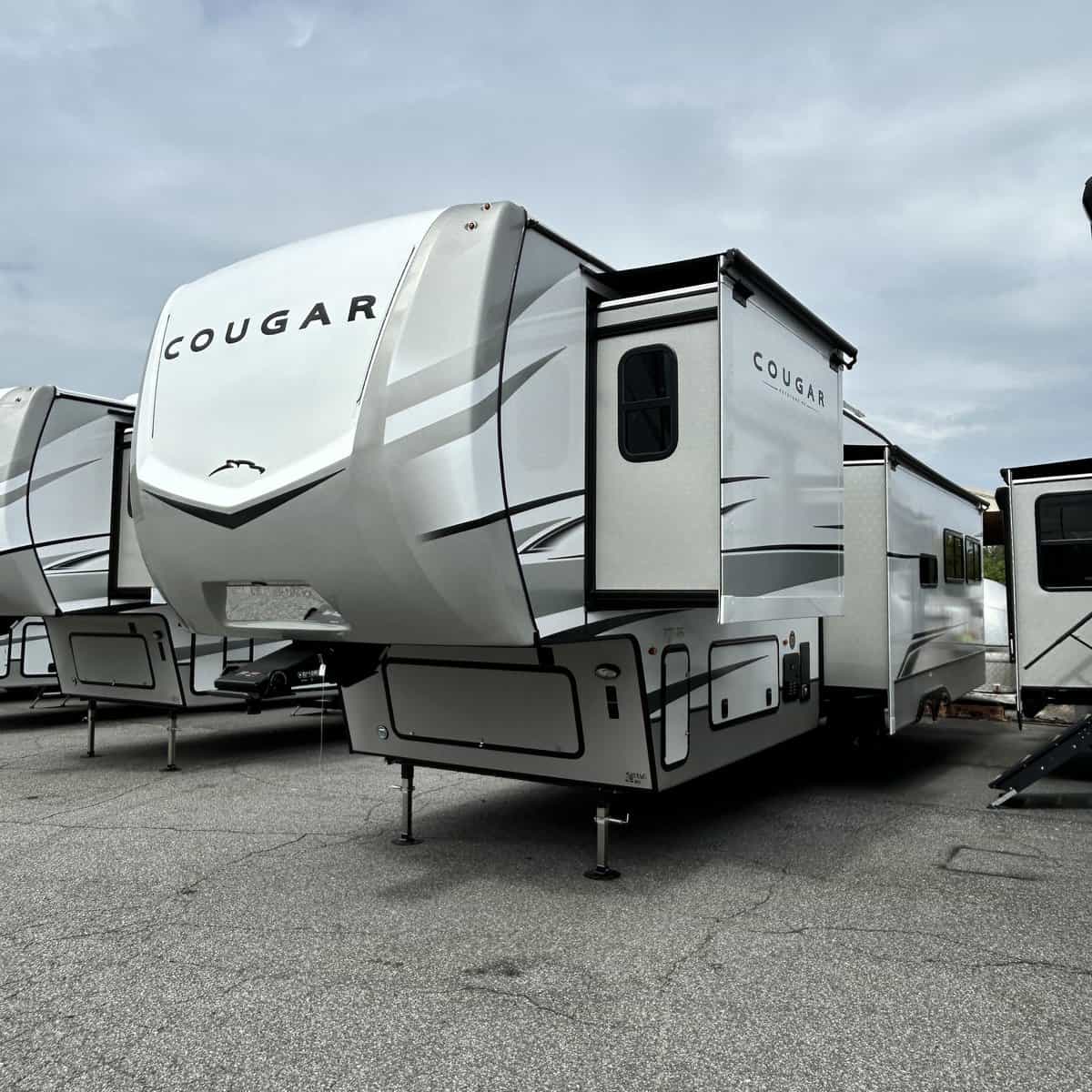 NEW 2024 Keystone COUGAR 320RDS Marietta, GA