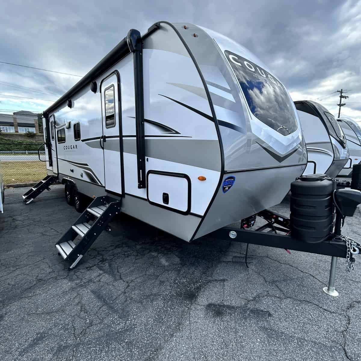 NEW 2024 Keystone COUGAR HALF-TON 25RDS