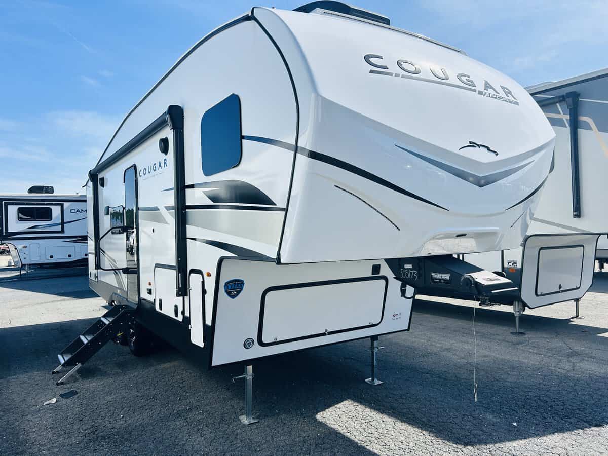 NEW 2024 Keystone COUGAR 2400RE SPORT