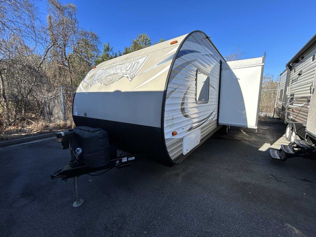 USED 2017 Forest River WILDWOOD 263BHXL