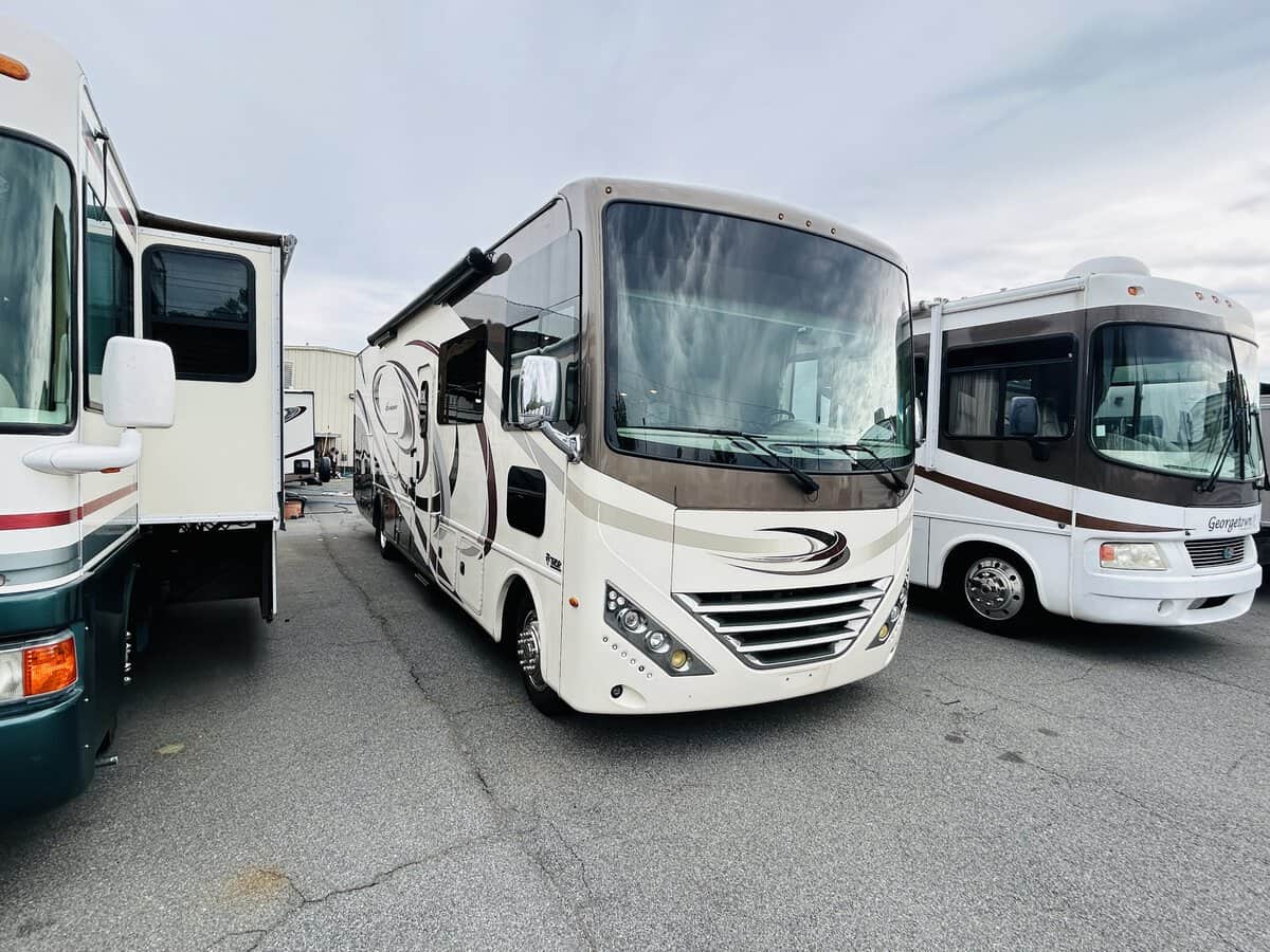 USED 2018 Thor HURRICANE 34J