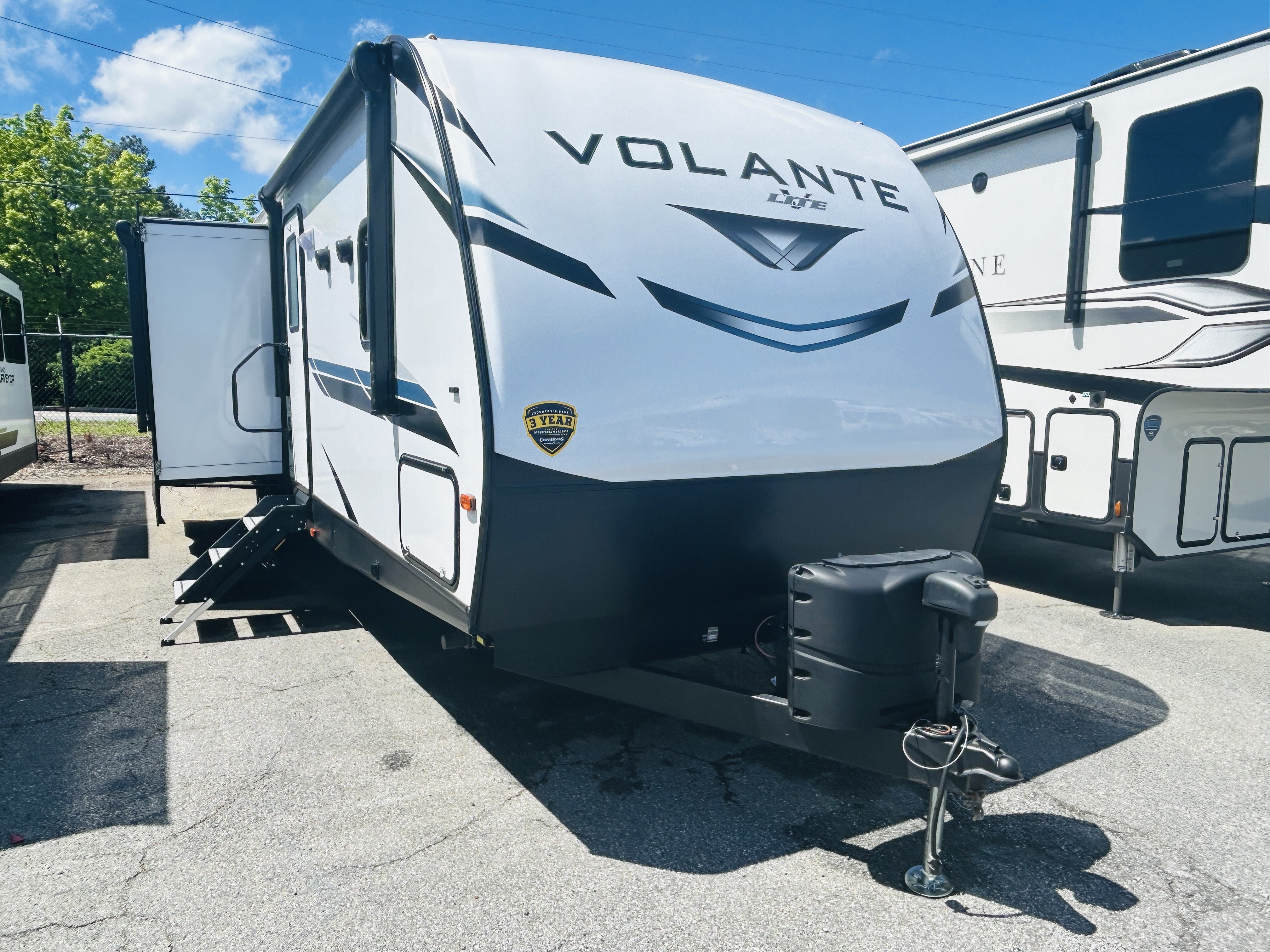 USED 2022 Crossroads VOLANTE 33DB