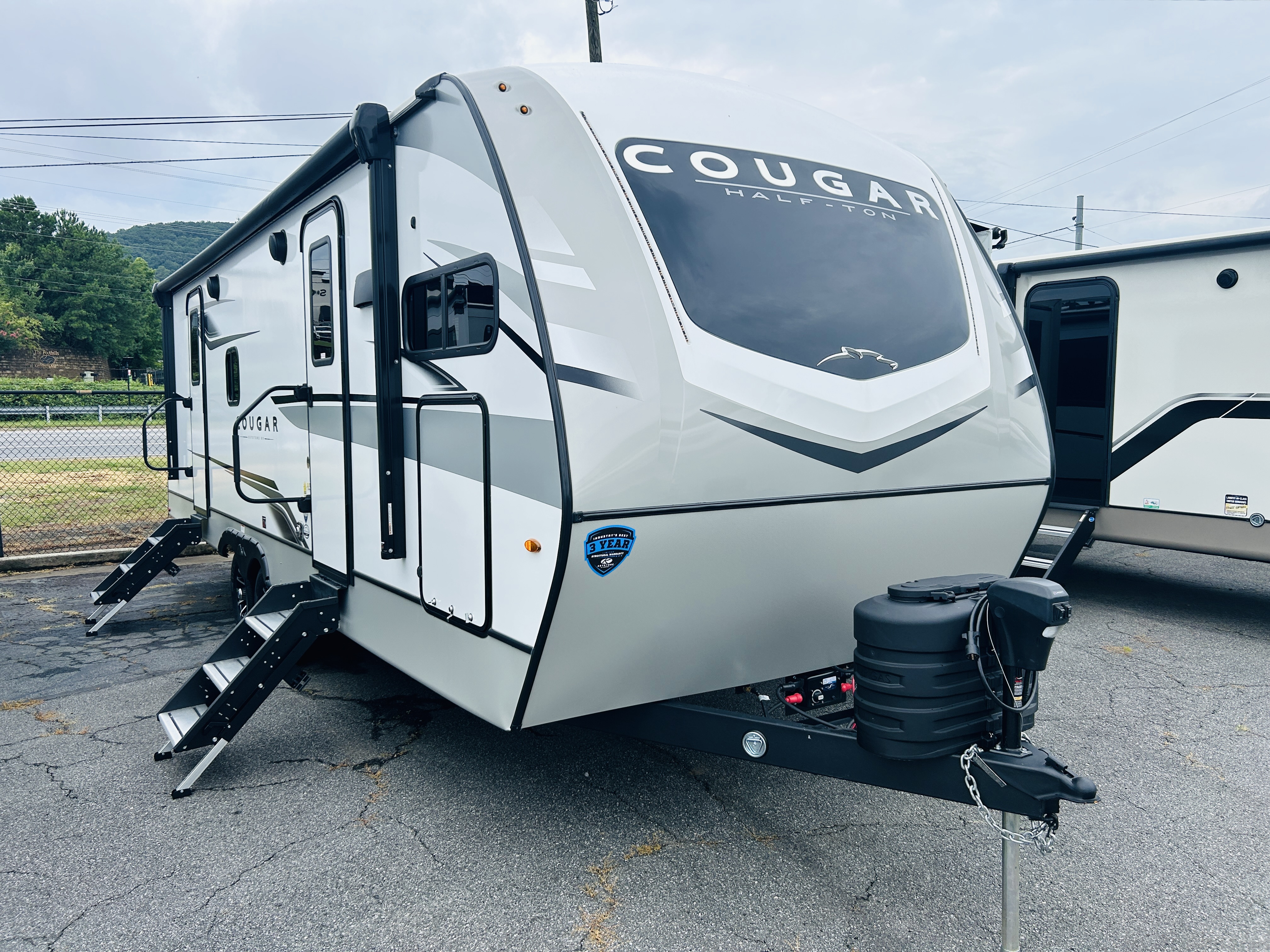 NEW 2025 Keystone COUGAR HALF-TON 25FKD