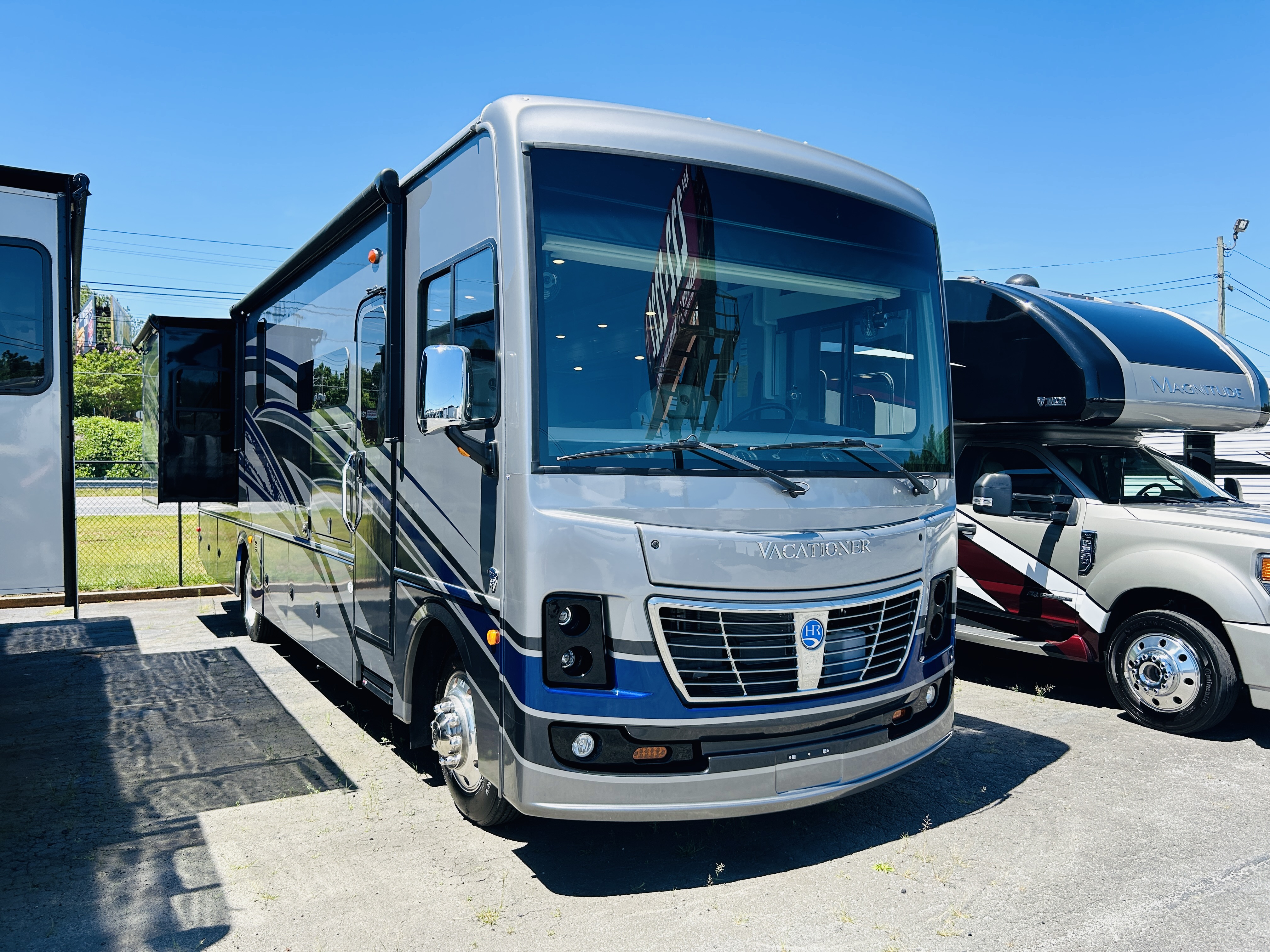 USED 2023 Holiday Rambler VACATIONER 35K