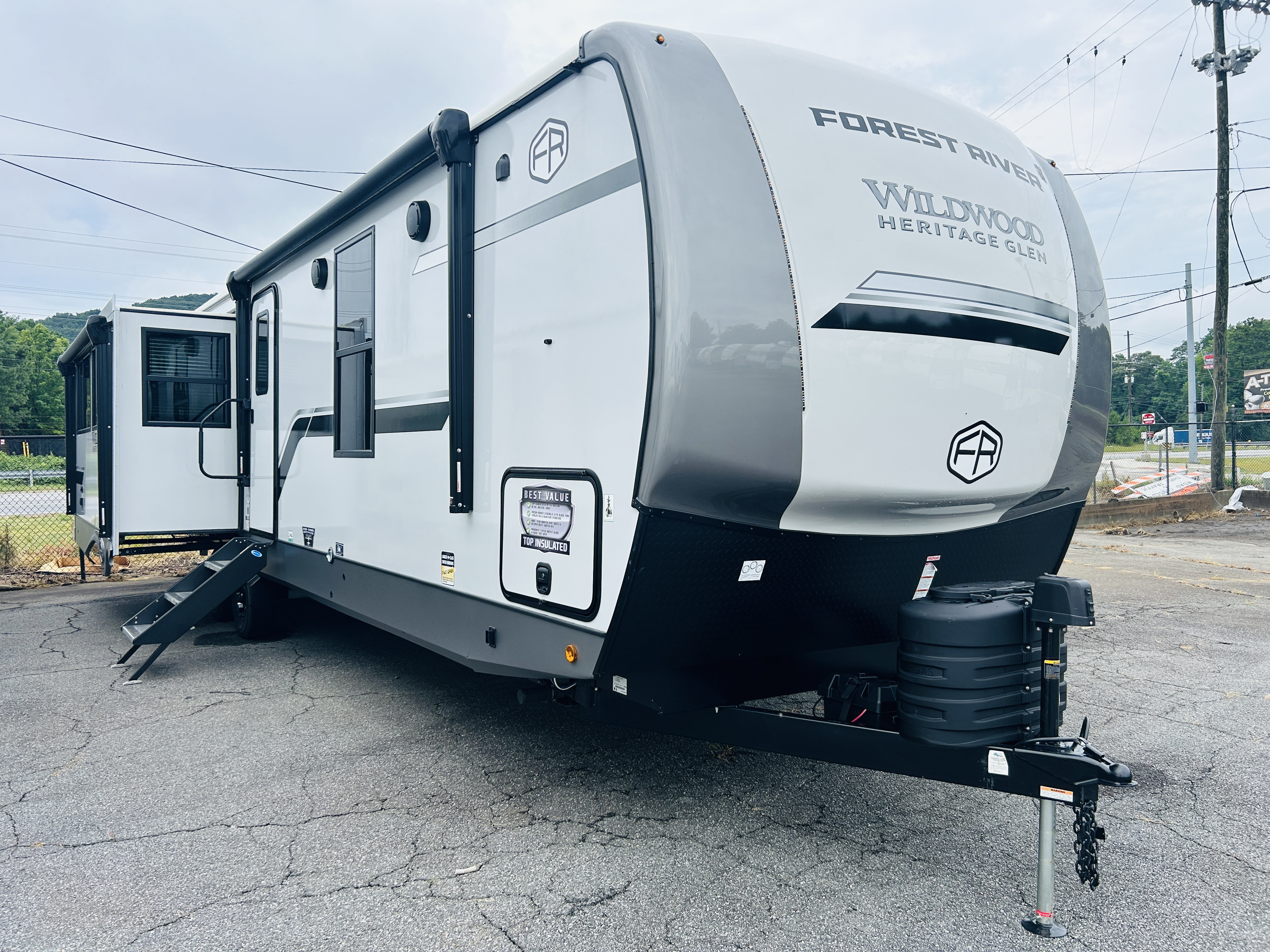 NEW 2025 Forest River HERITAGE GLEN 308RL