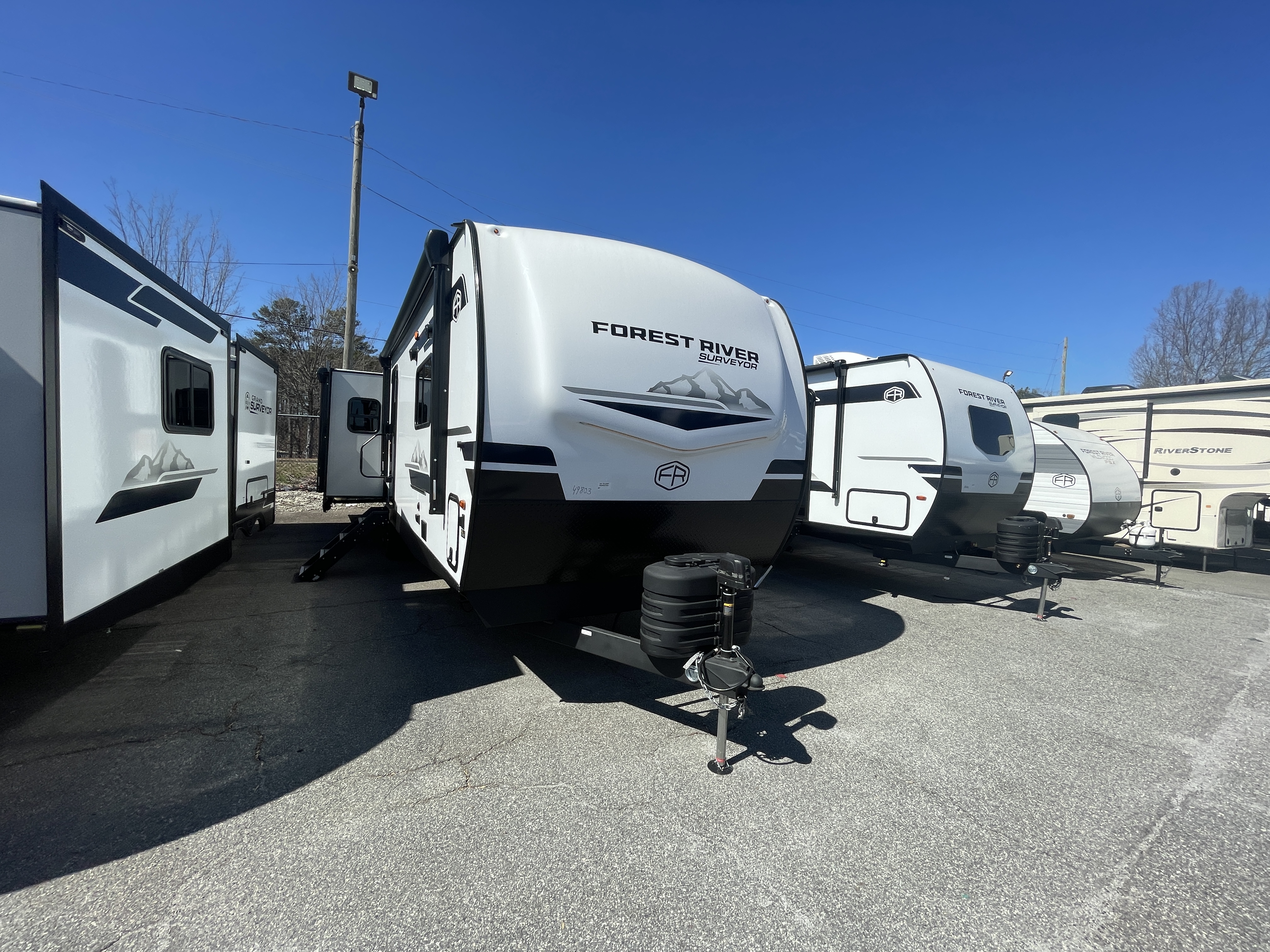NEW 2025 Forest River SURVEYOR 305RLBS