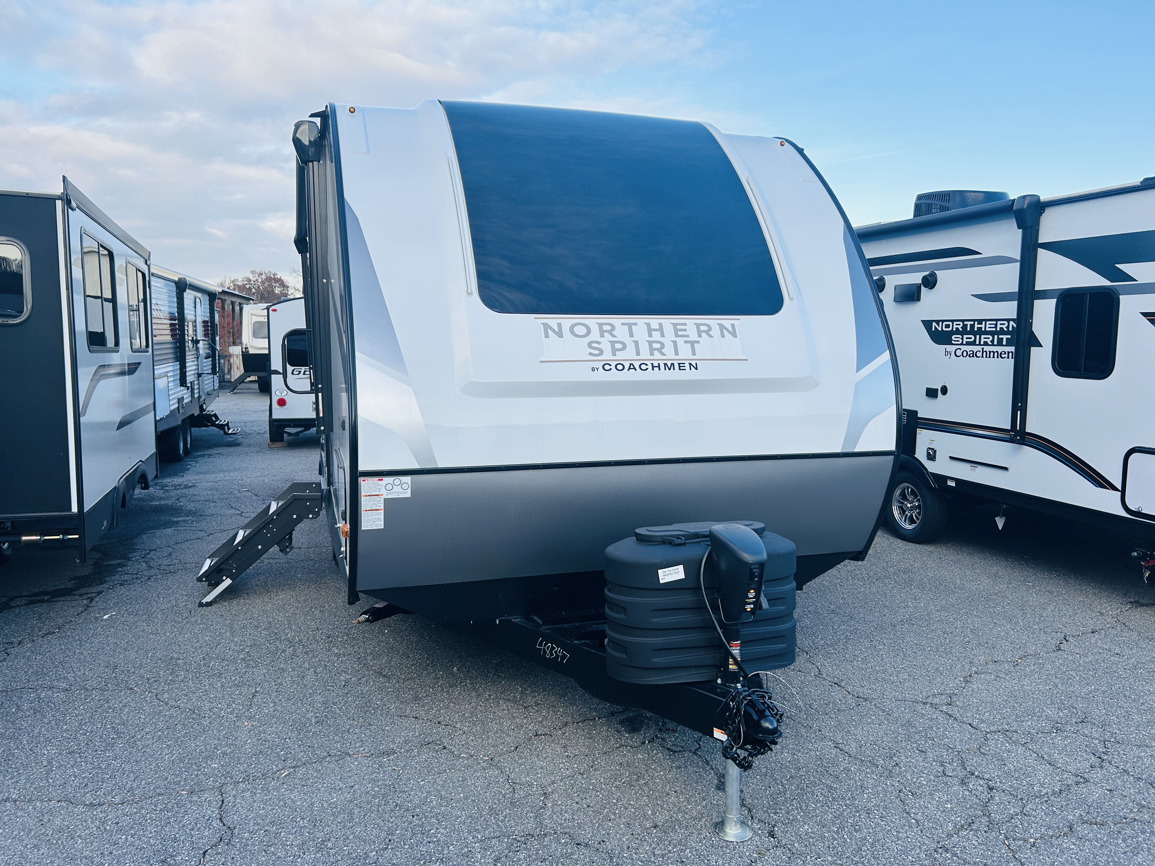 NEW 2025 Forest River COACHMEN SPIRIT 2353RB