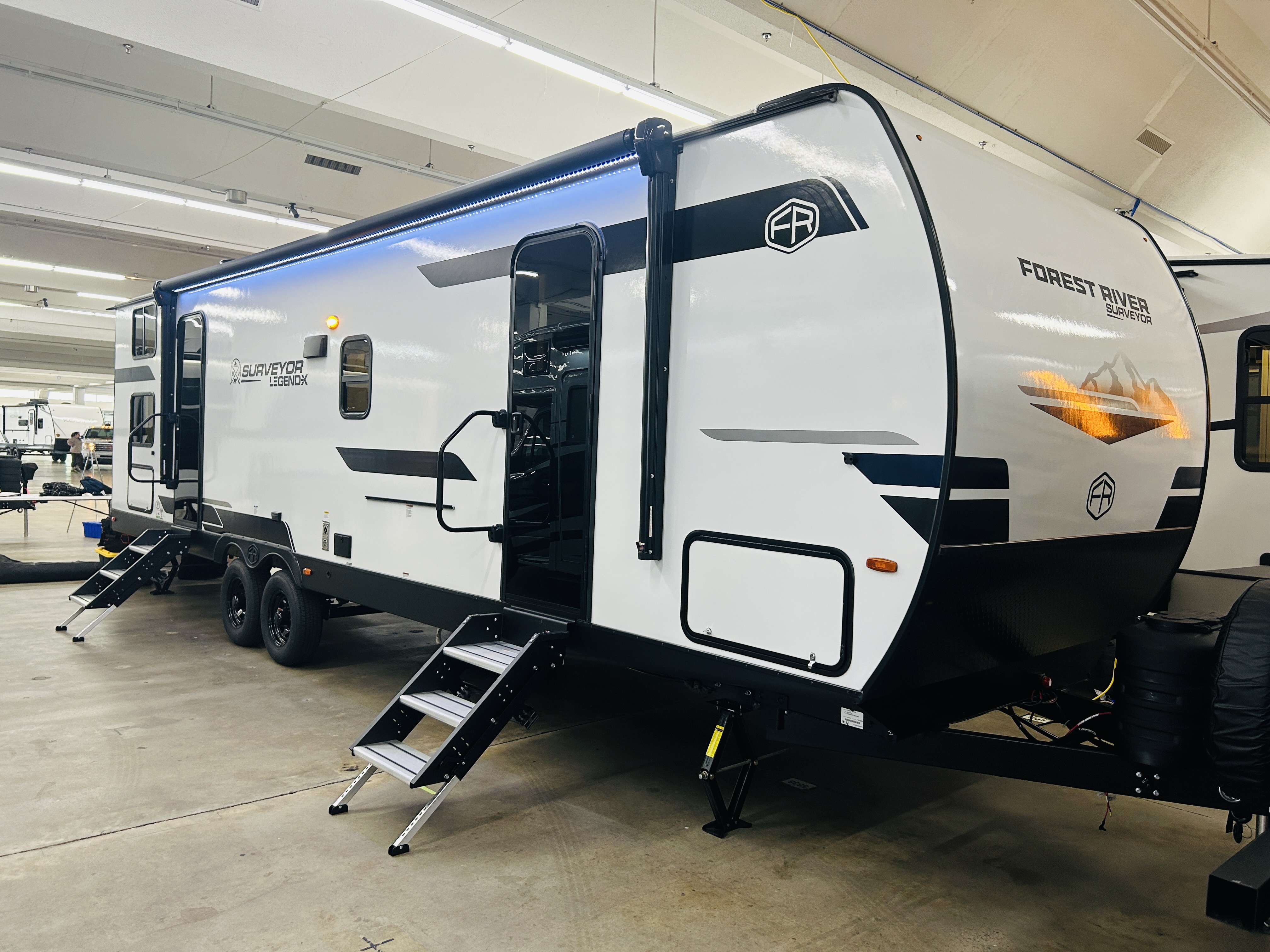 NEW 2025 Forest River SURVEYOR 29CAMP