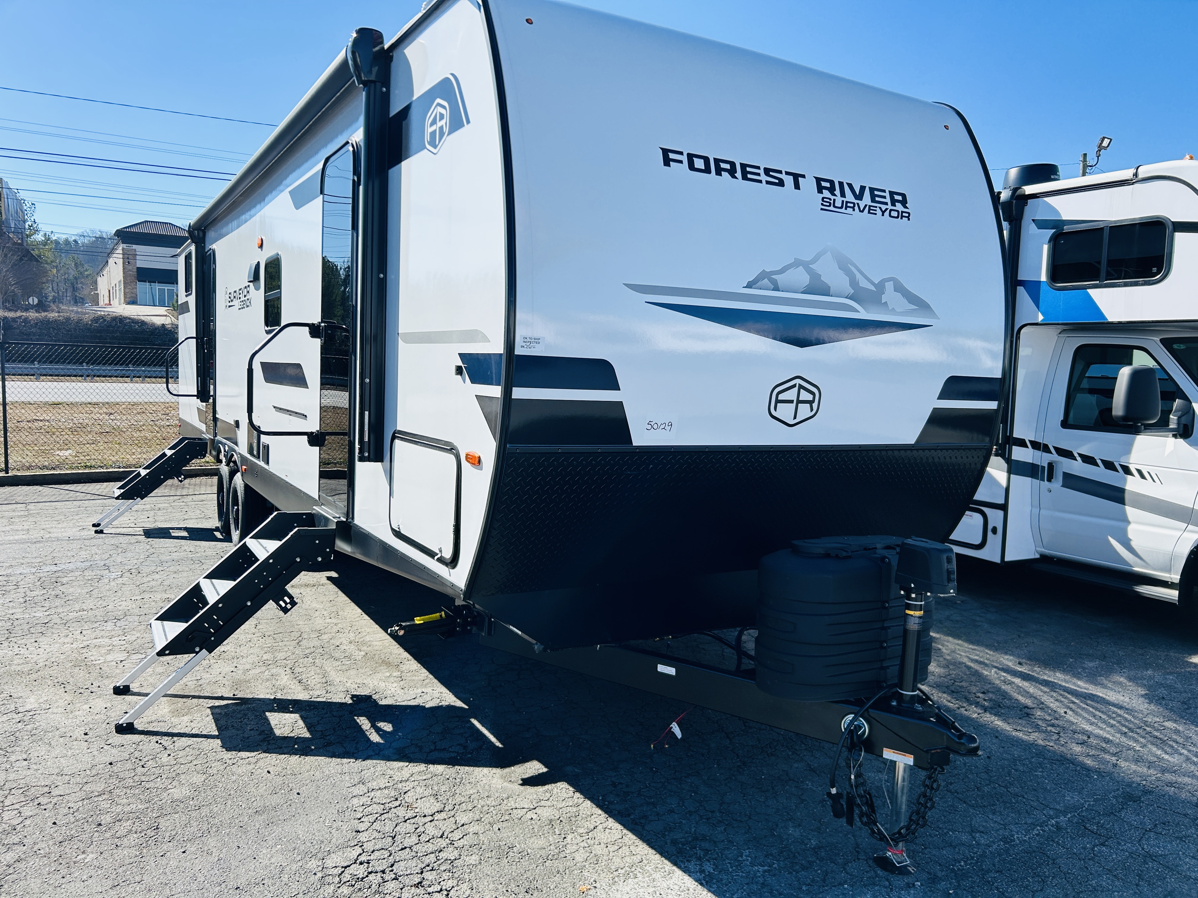 NEW 2025 Forest River SURVEYOR 32CAMP