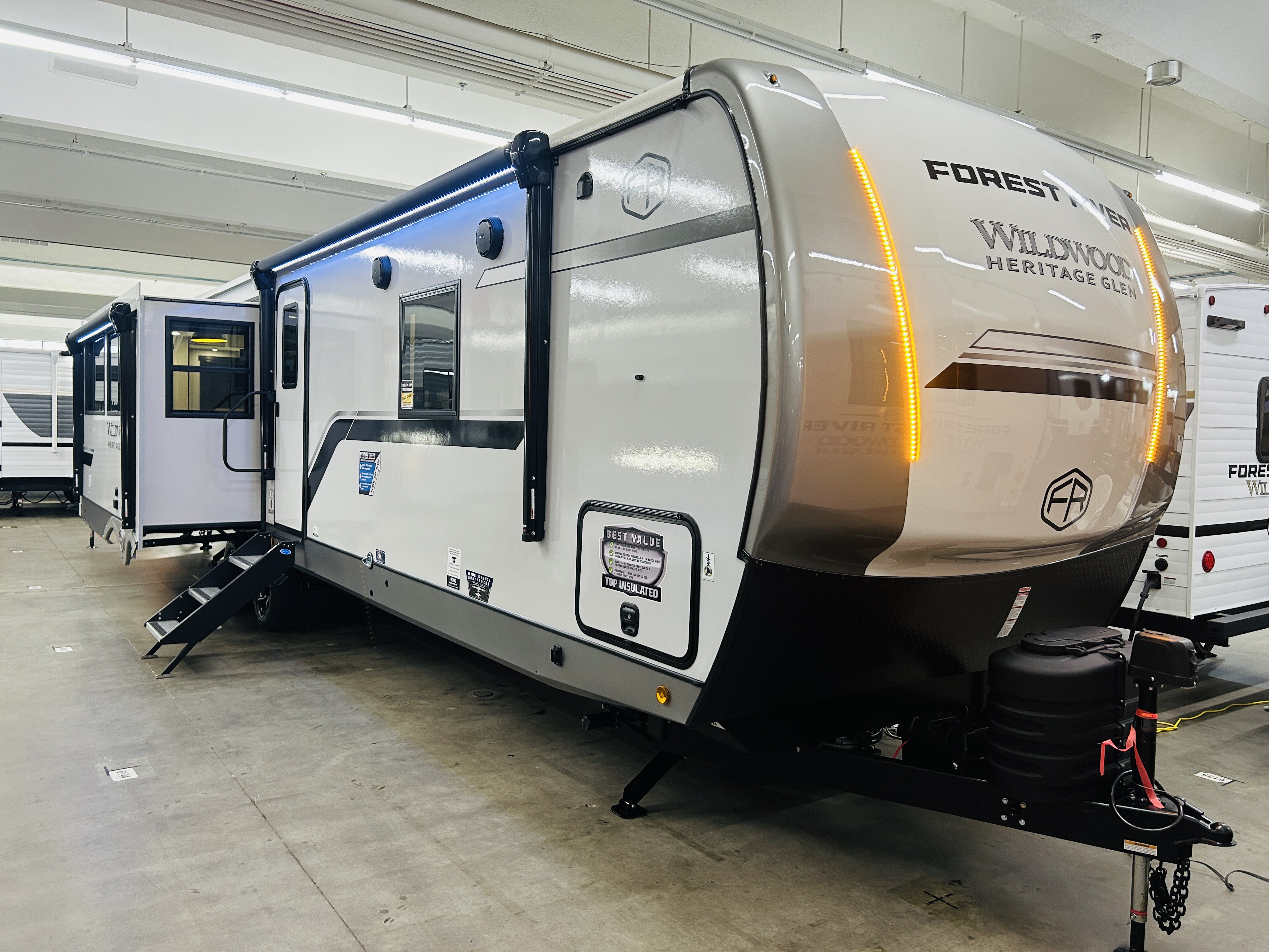 NEW 2025 Forest River HERITAGE GLEN 308RL