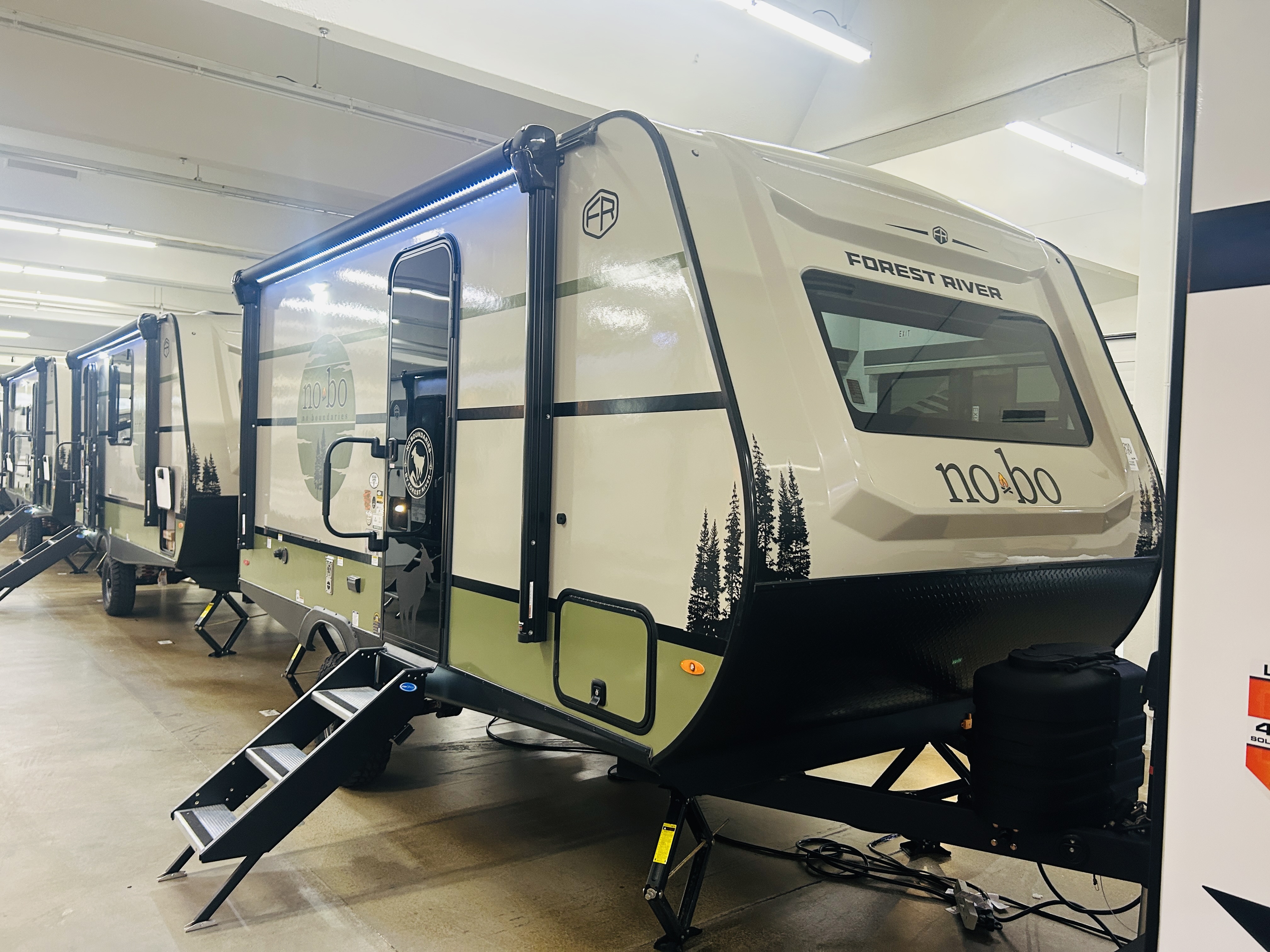 NEW 2025 Forest River NO BOUNDARIES (NOBO) 18.0