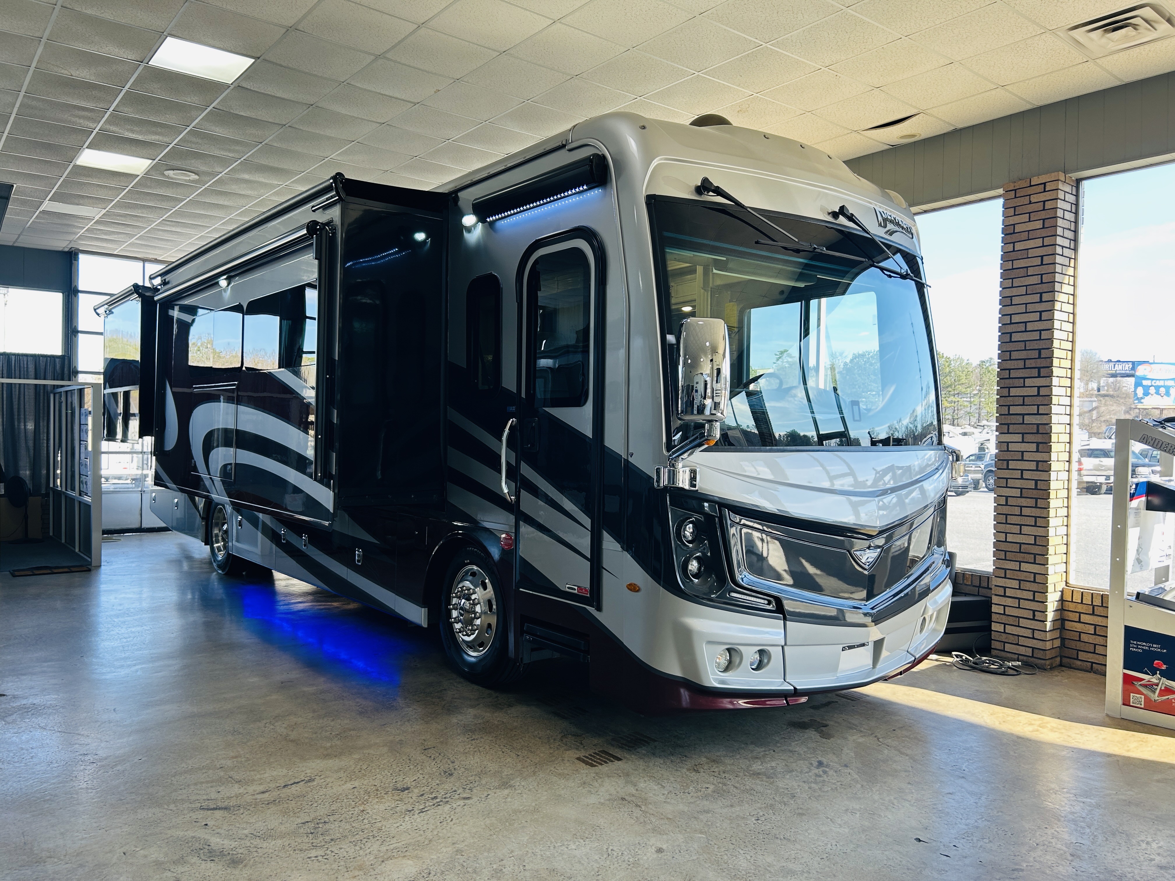 USED 2023 Fleetwood DISCOVERY 36Q