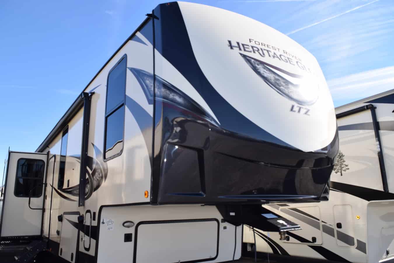 NEW 2019 Forest River HERITAGE GLEN 372RD