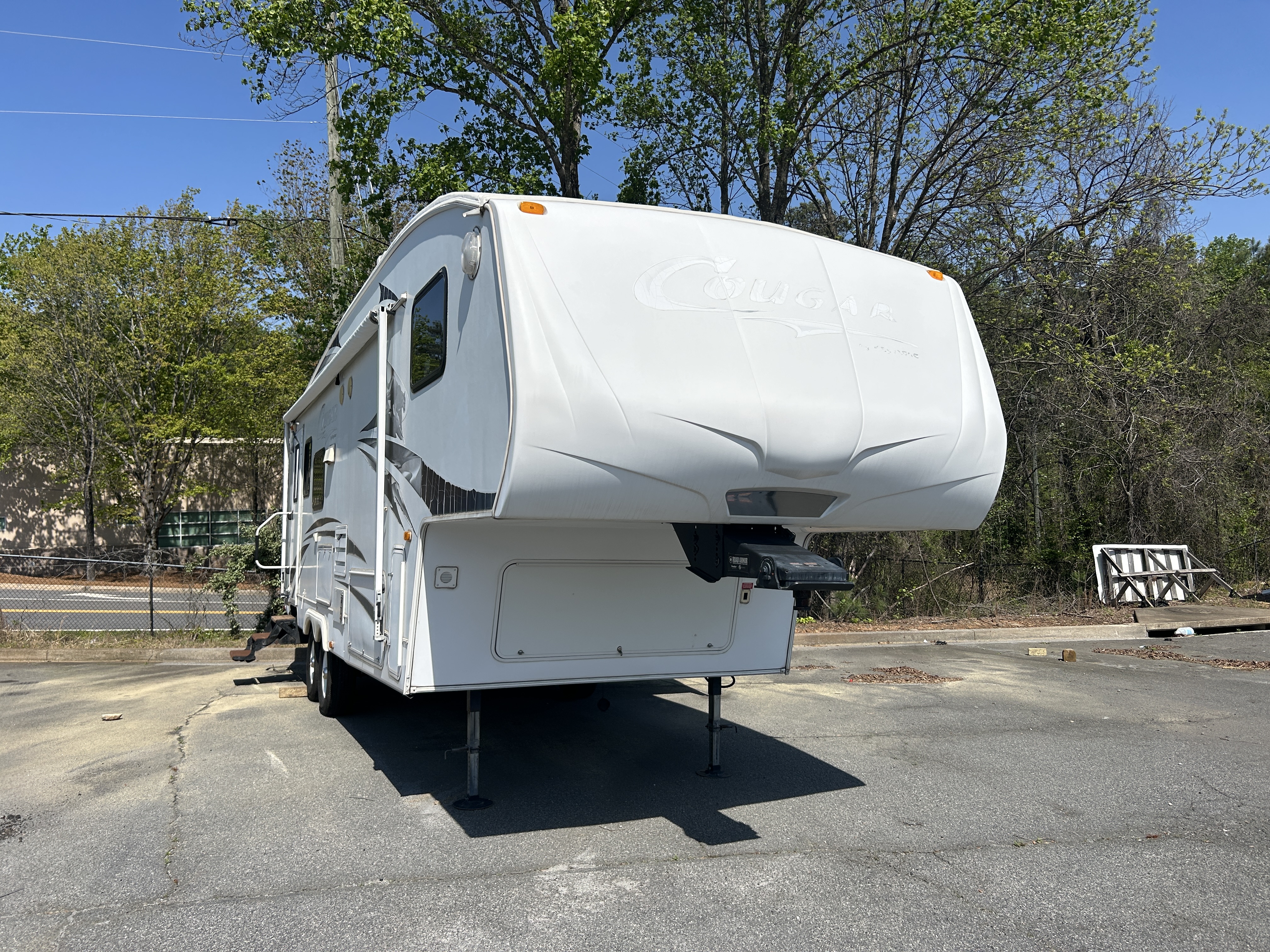 USED 2009 Keystone COUGAR 26RLS