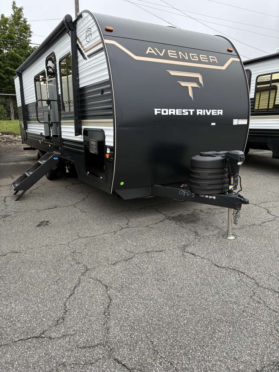 NEW 2026 Prime Time AVENGER 25RBS - Three Way Campers