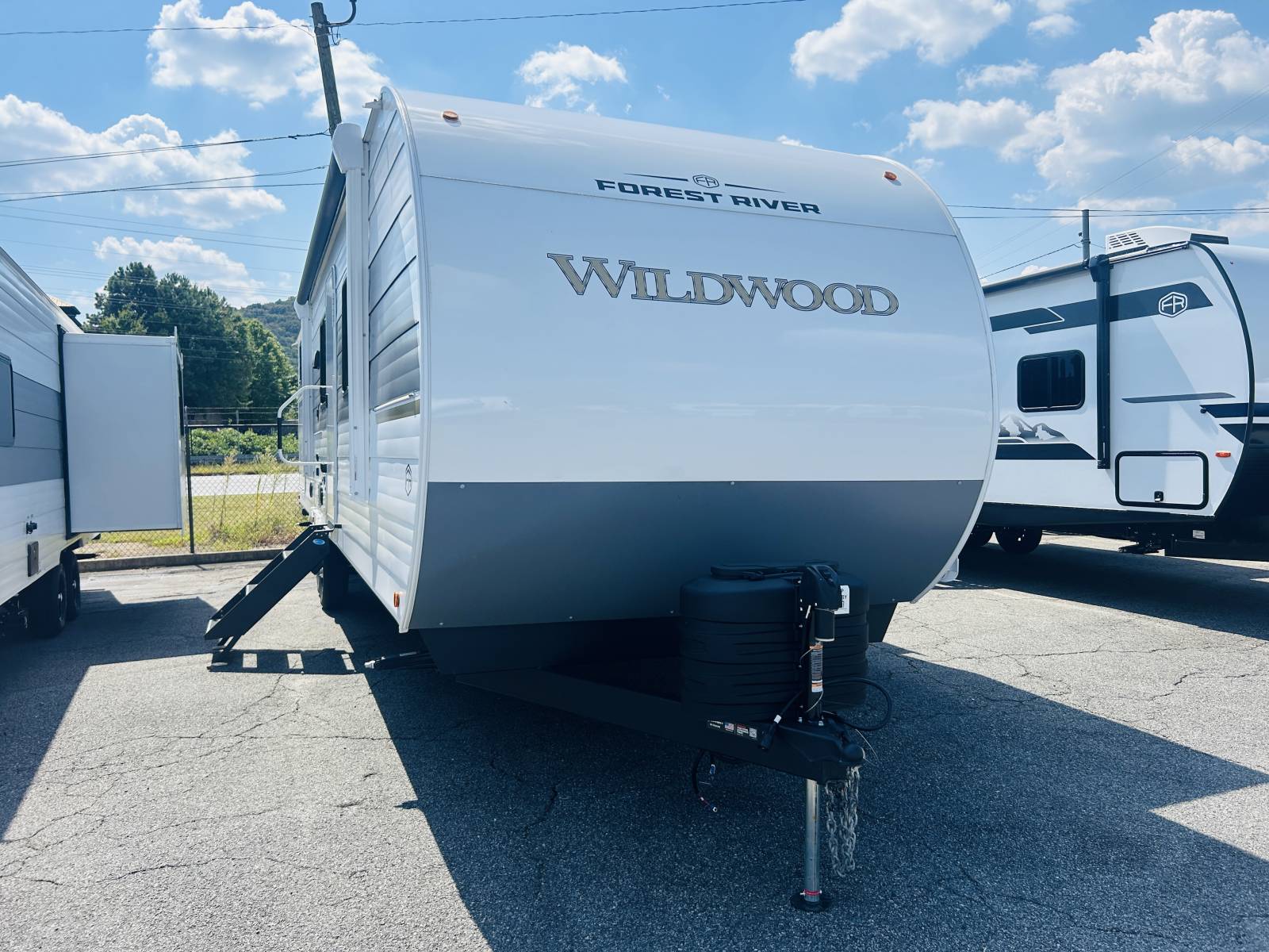 NEW 2026 Forest River WILDWOOD 33TS - Three Way Campers