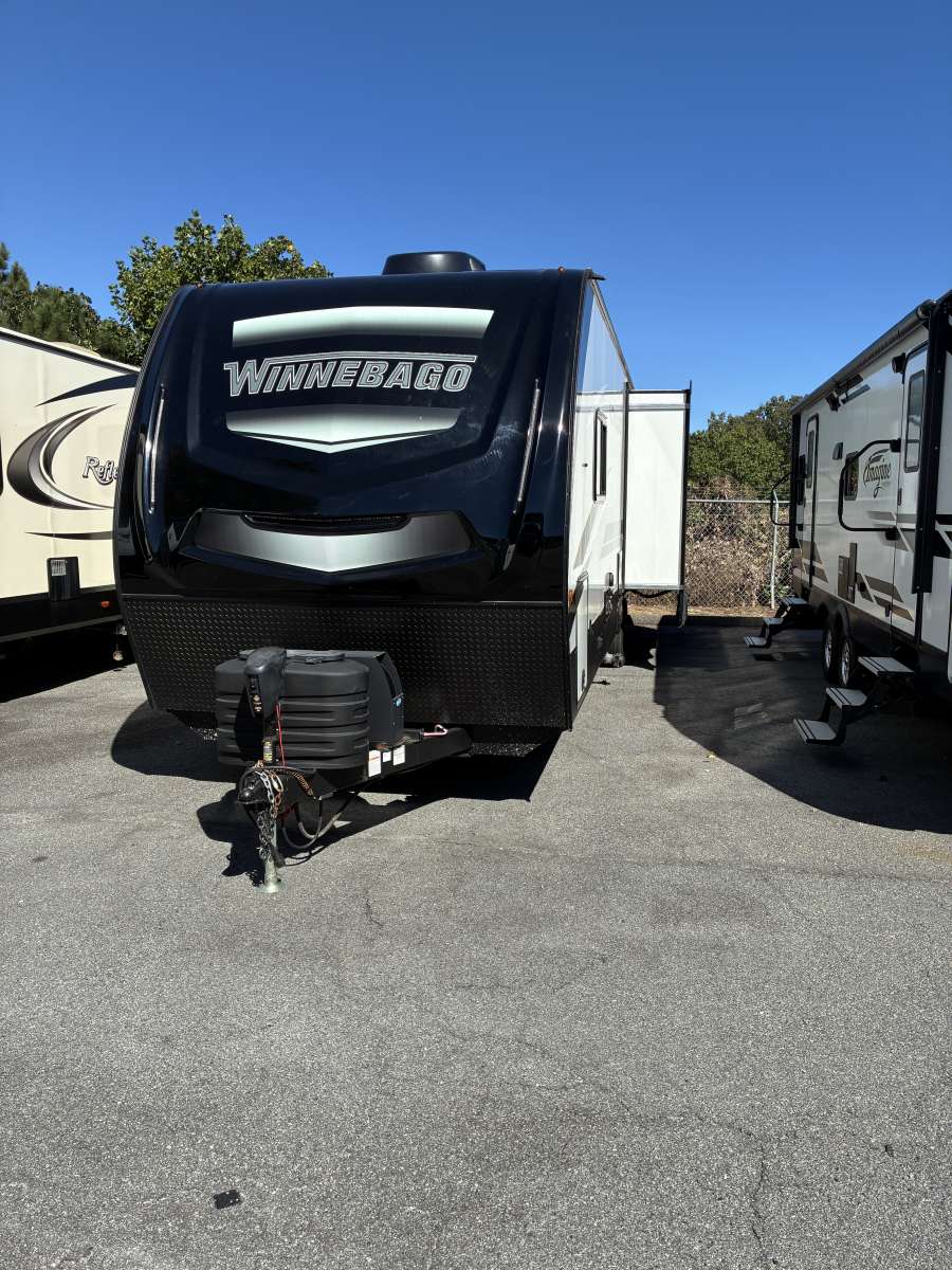 USED 2022 Winnebago VOYAGE 3235RL - Three Way Campers