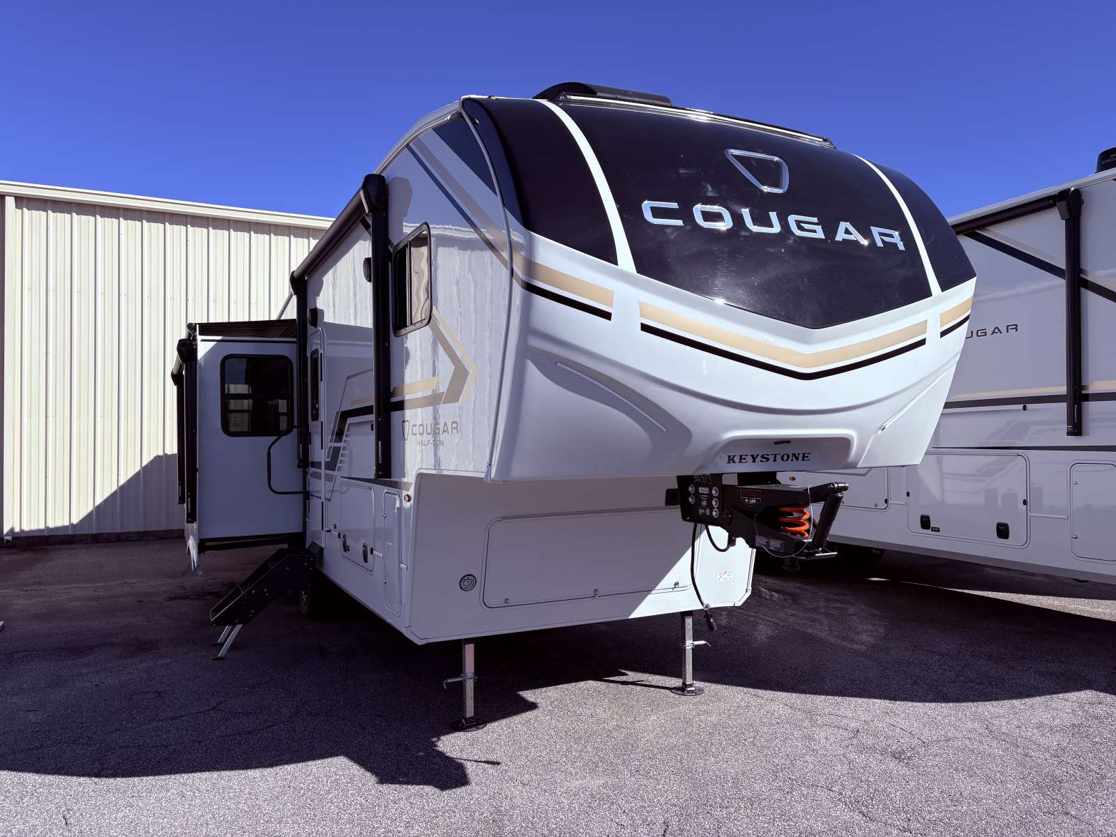 NEW 2026 Keystone COUGAR HALF-TON 28RLI
