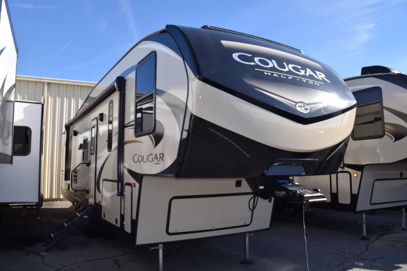 NEW 2019 Keystone COUGAR HALF-TON 29RDB