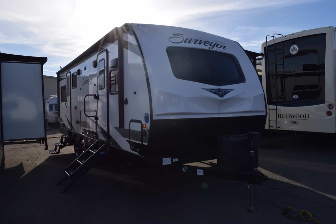 NEW 2019 Forest River SURVEYOR 250FKS