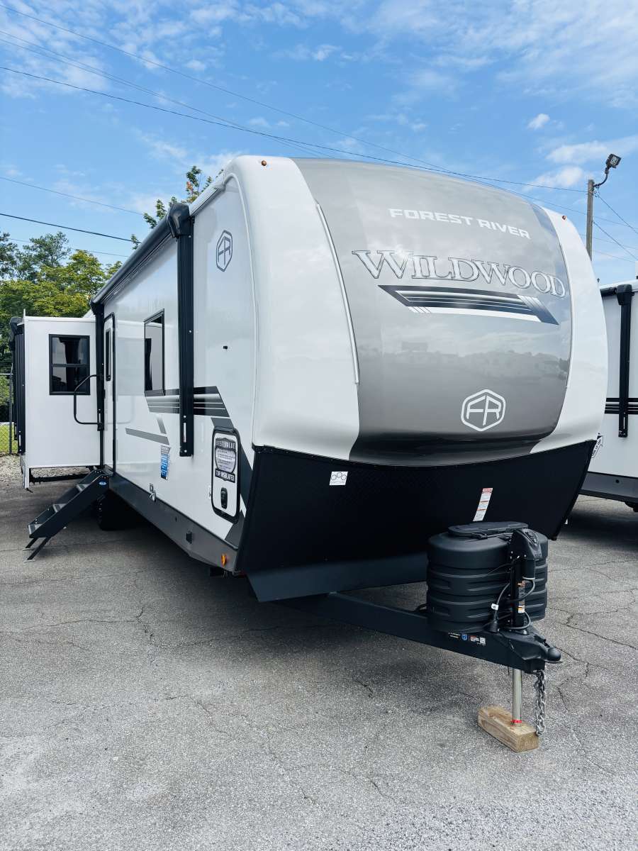 NEW 2027 Forest River HERITAGE GLEN 301FAM - Three Way Campers