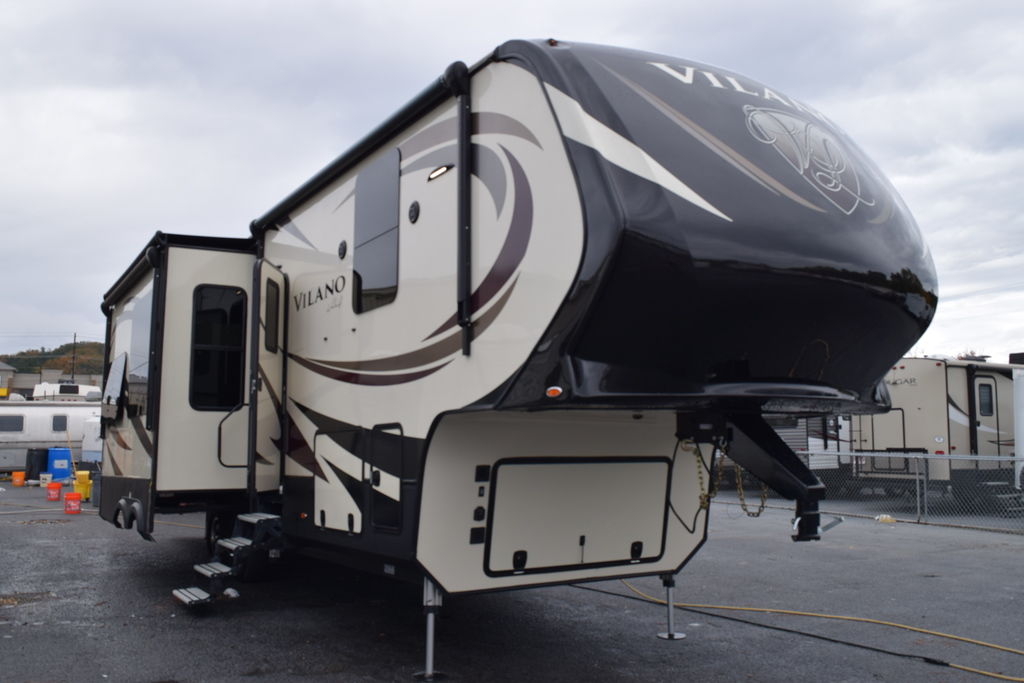 USED 2017 Vilano 325 RL