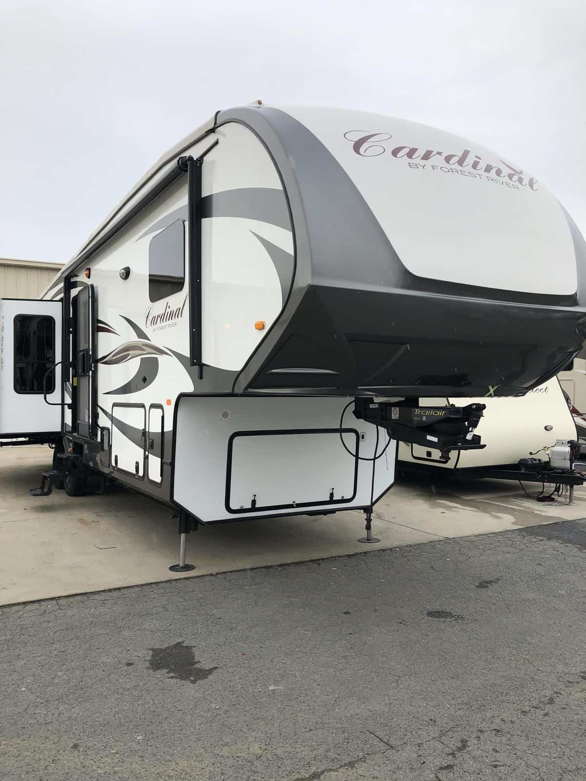 USED 2014 Cardinal 3850 3850