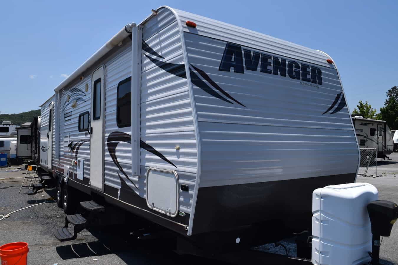 USED 2013 Avenger AVENGER 32BHS