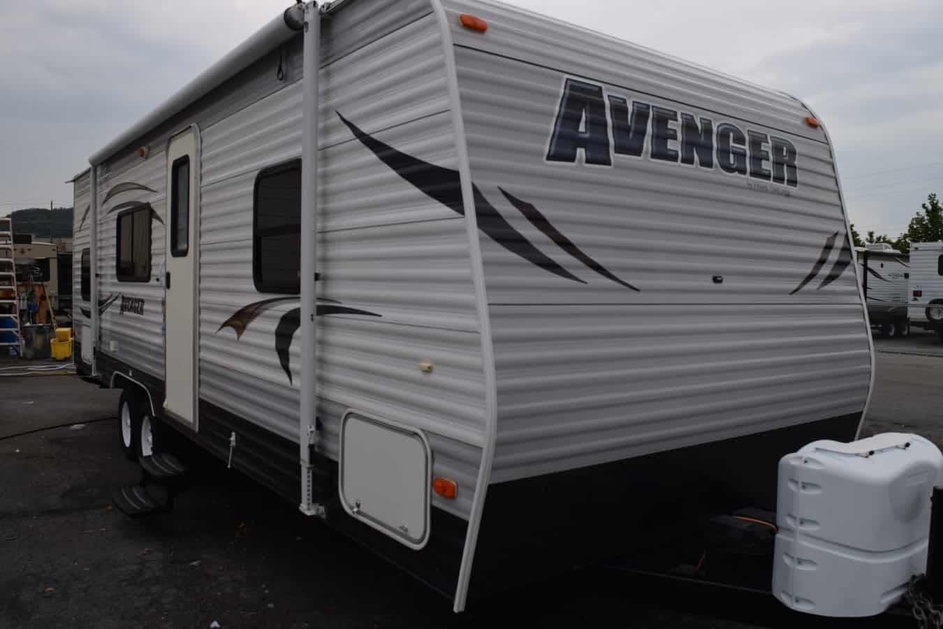 USED 2013 Prime Time AVENGER 261 LT