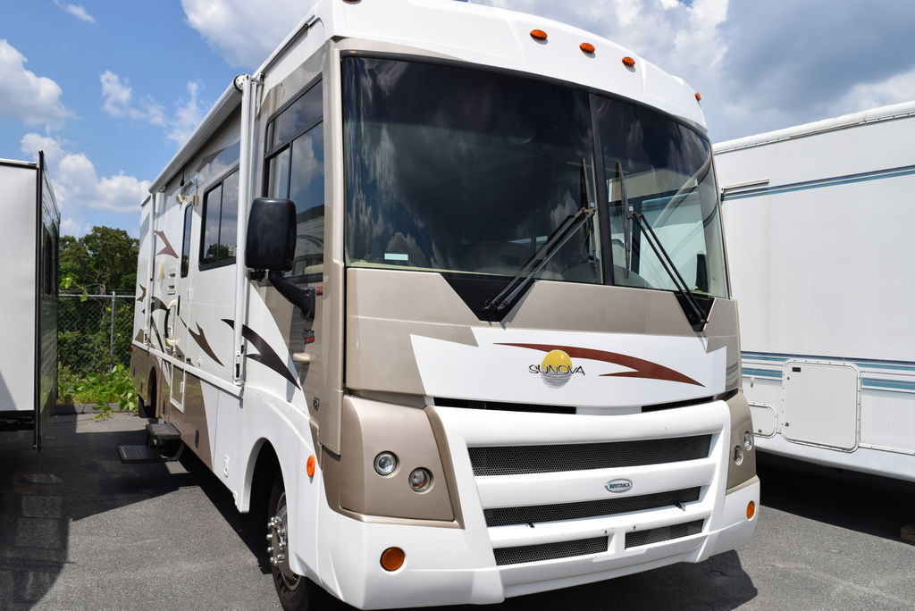 USED 2008 Winnebago Itasca SUNOVA 29R