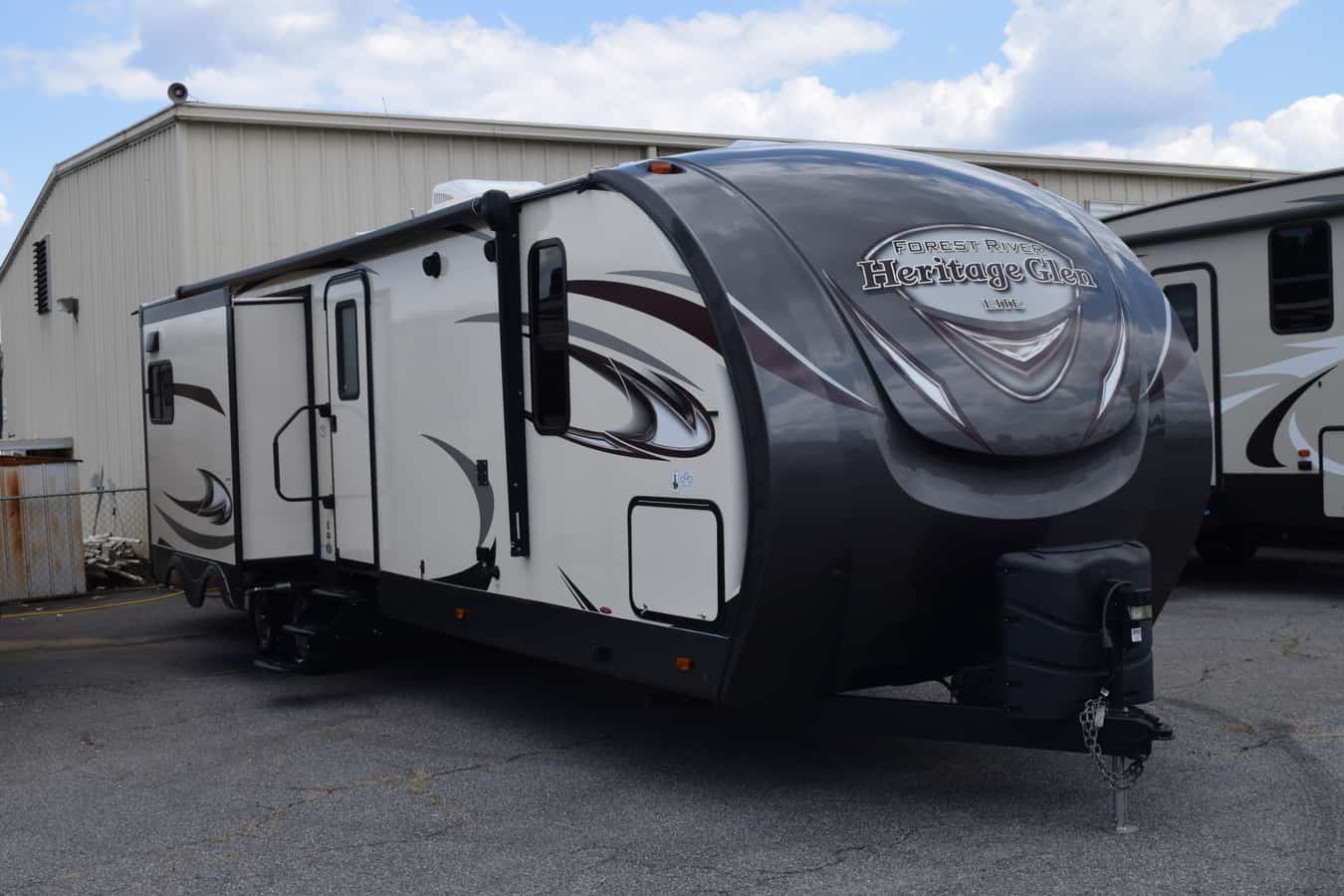 USED 2017 Forest River HERITAGE GLEN 300BH