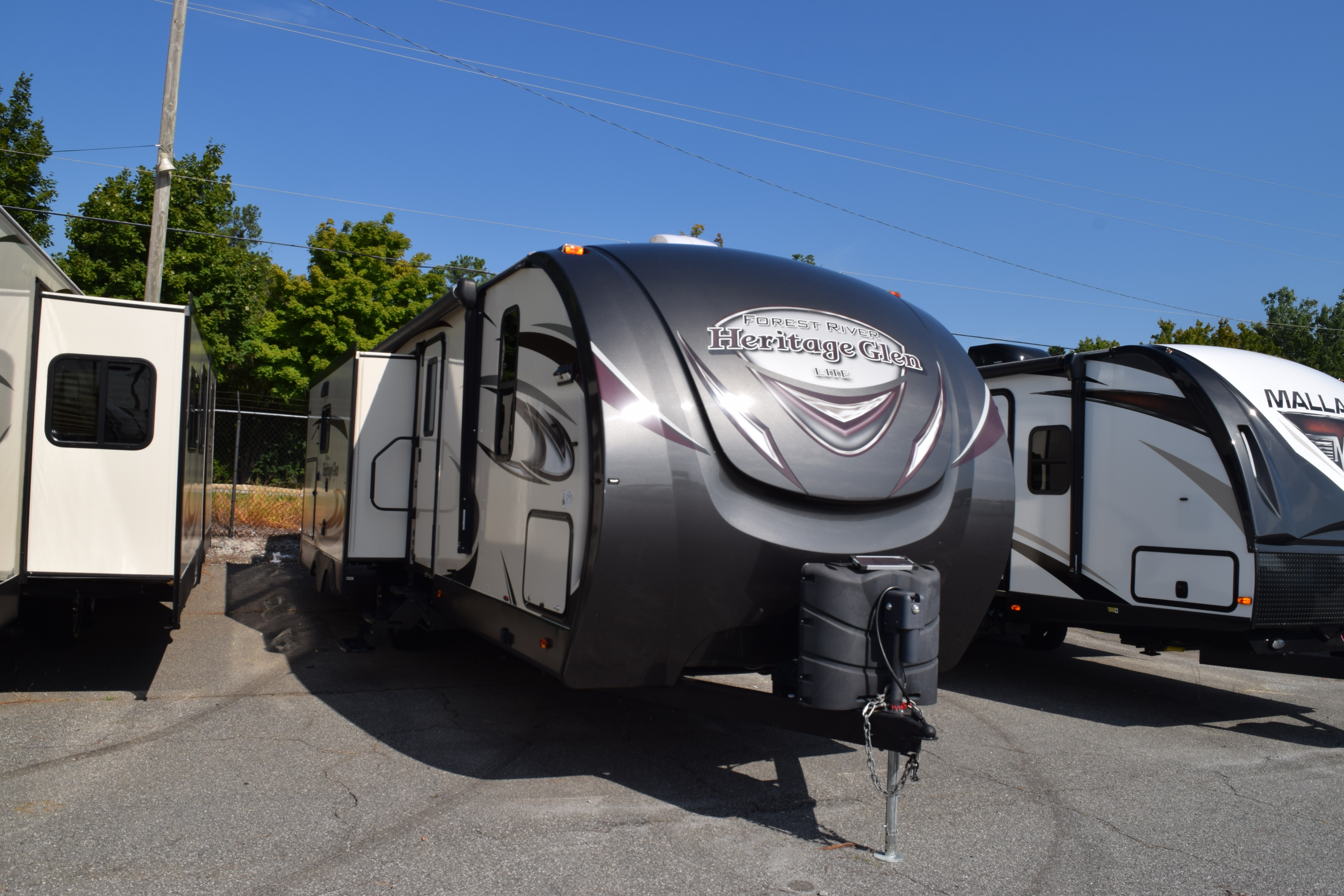 USED 2017 Forest River HERITAGE GLEN 272RL