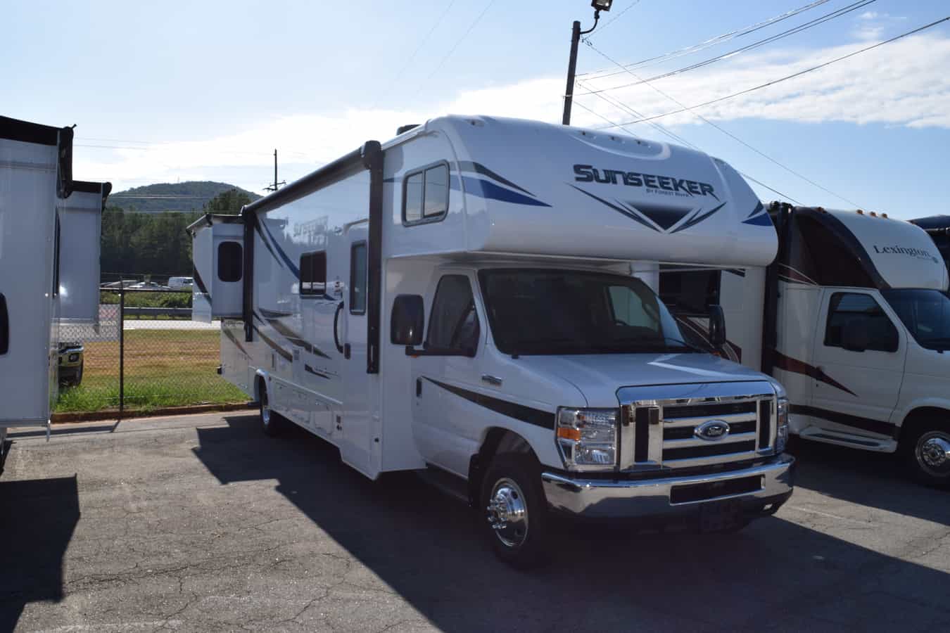 NEW 2020 Forest River SUNSEEKER 3010DS