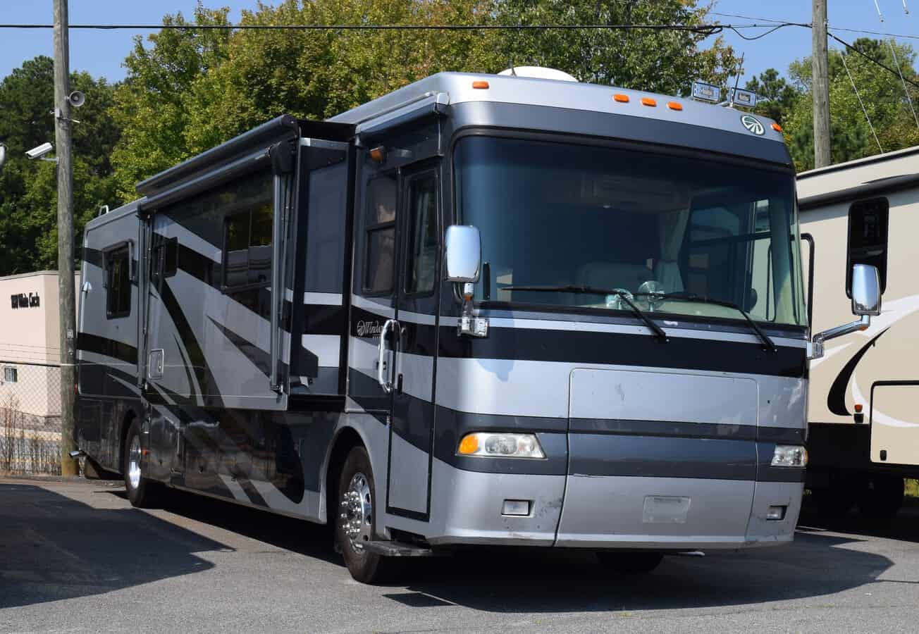 USED 2004 Monaco WINDSOR 40PST